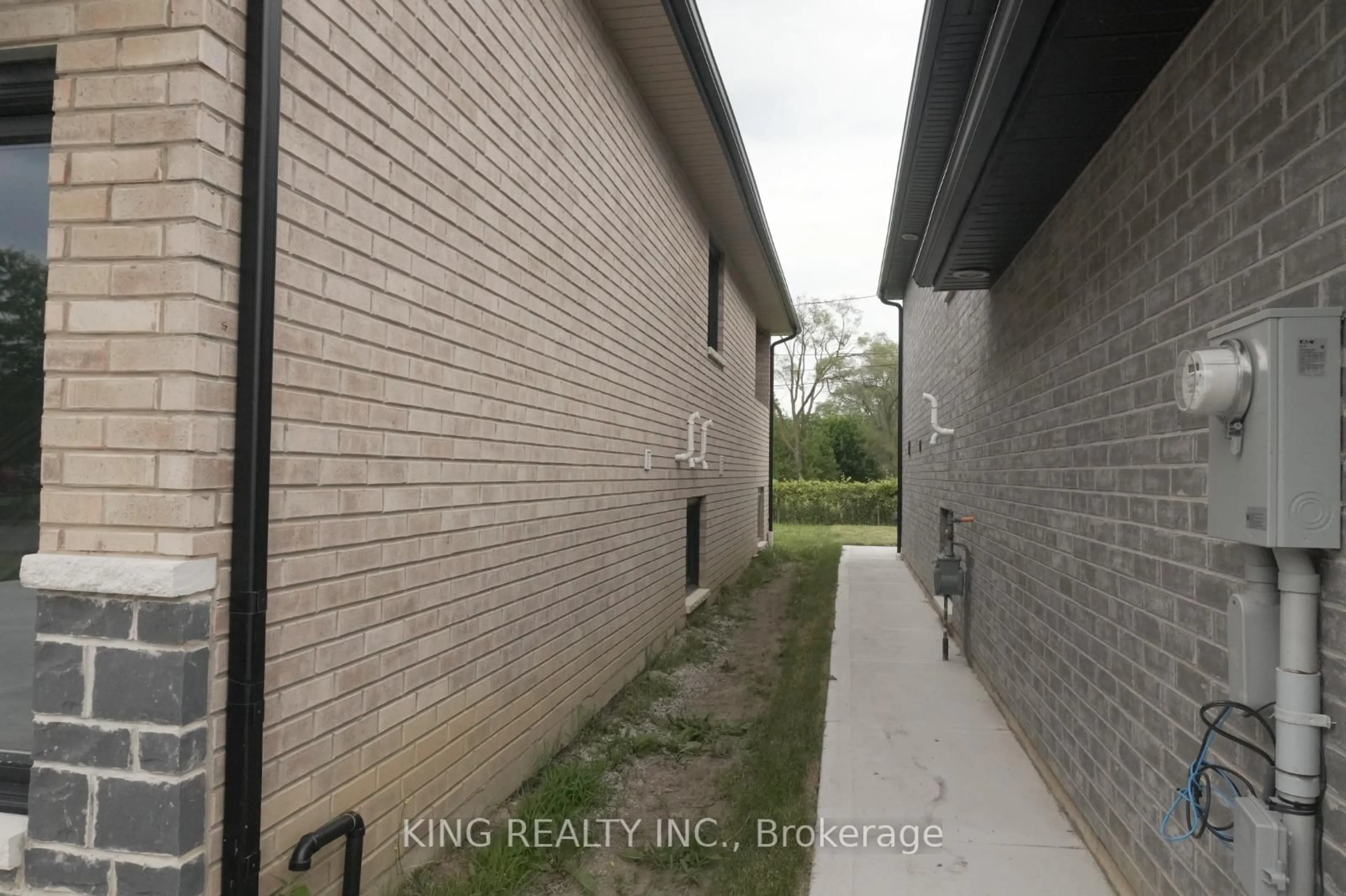 Home with brick exterior material, building for 1224 Tourangeau Rd, Windsor Ontario N8Y 0B2