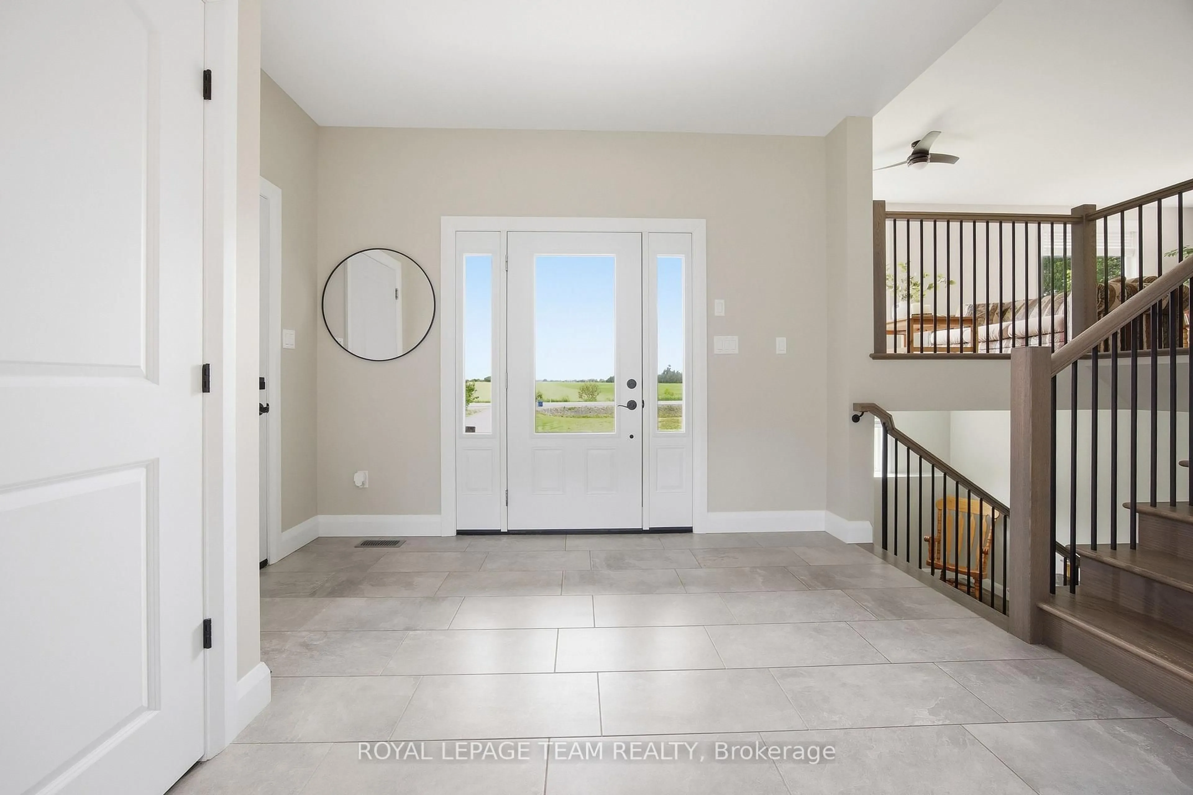 Indoor entryway for 11435 Levere Rd, North Dundas Ontario K0E 1S0