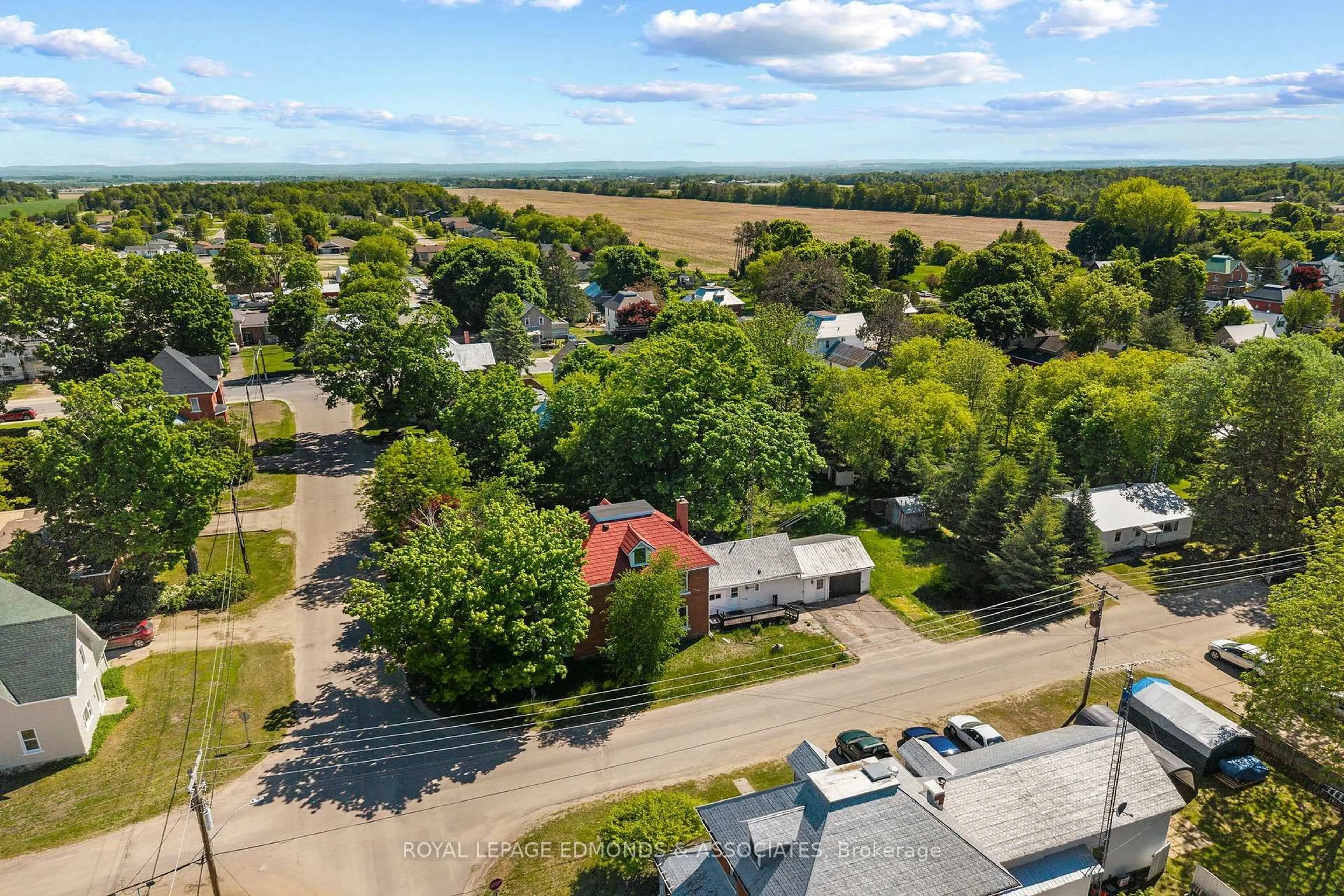 A pic from outside/outdoor area/front of a property/back of a property/a pic from drone, street for 7 Little St, Beachburg Ontario K0J 1C0