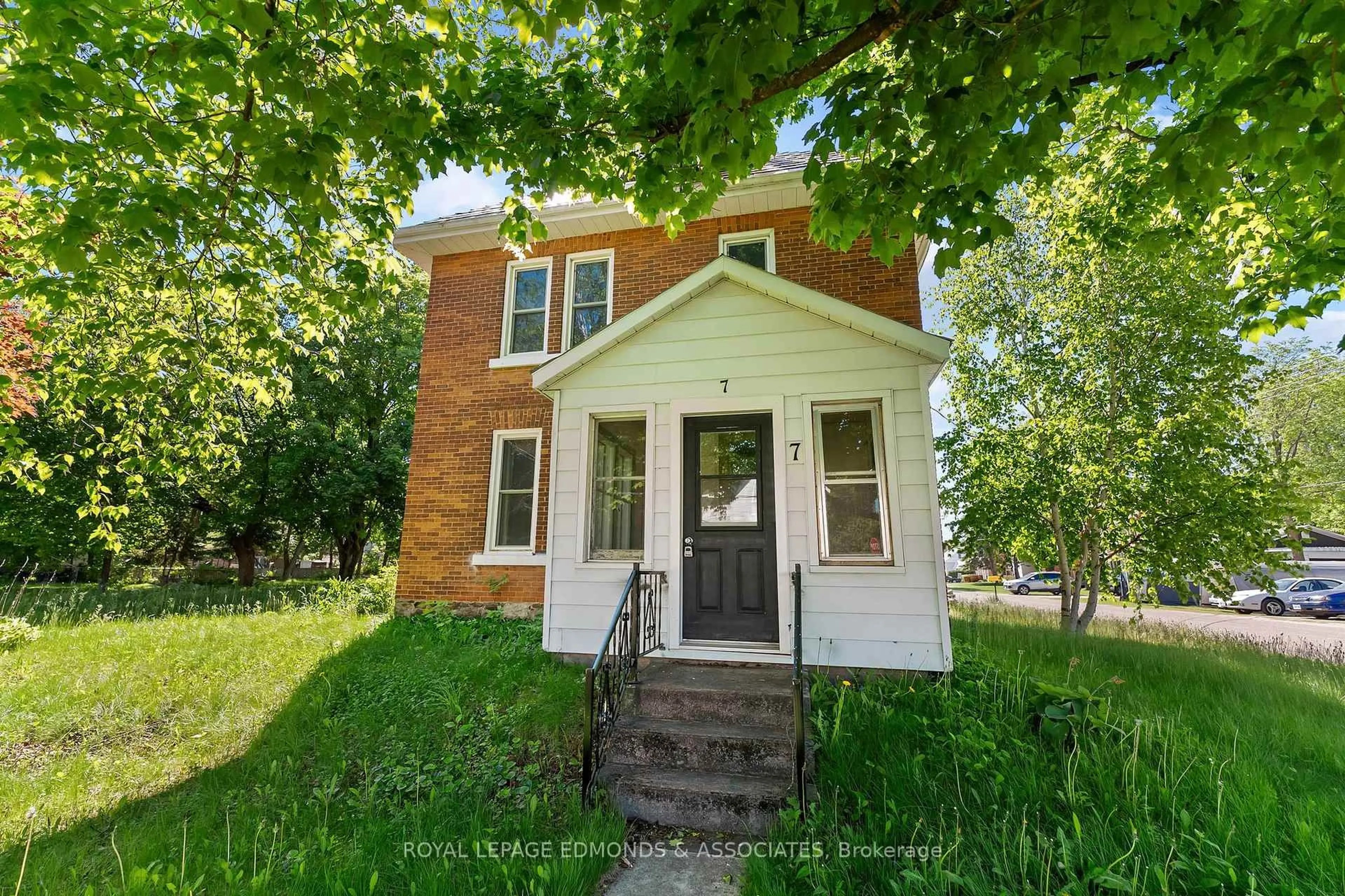 Home with brick exterior material, street for 7 Little St, Beachburg Ontario K0J 1C0
