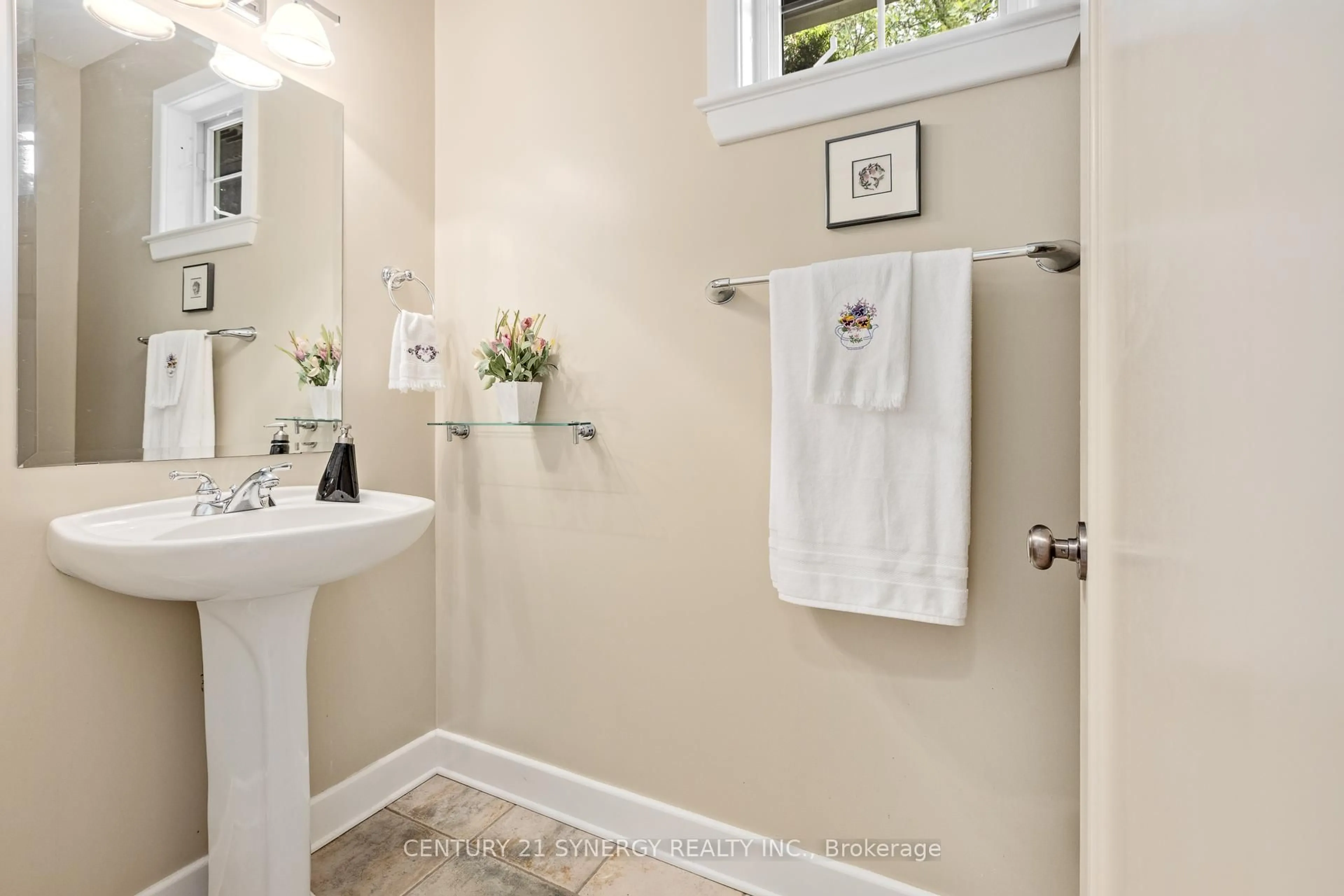Standard bathroom, ceramic/tile floor for 45 Turtle Point Private, Kanata Ontario K2K 3P1