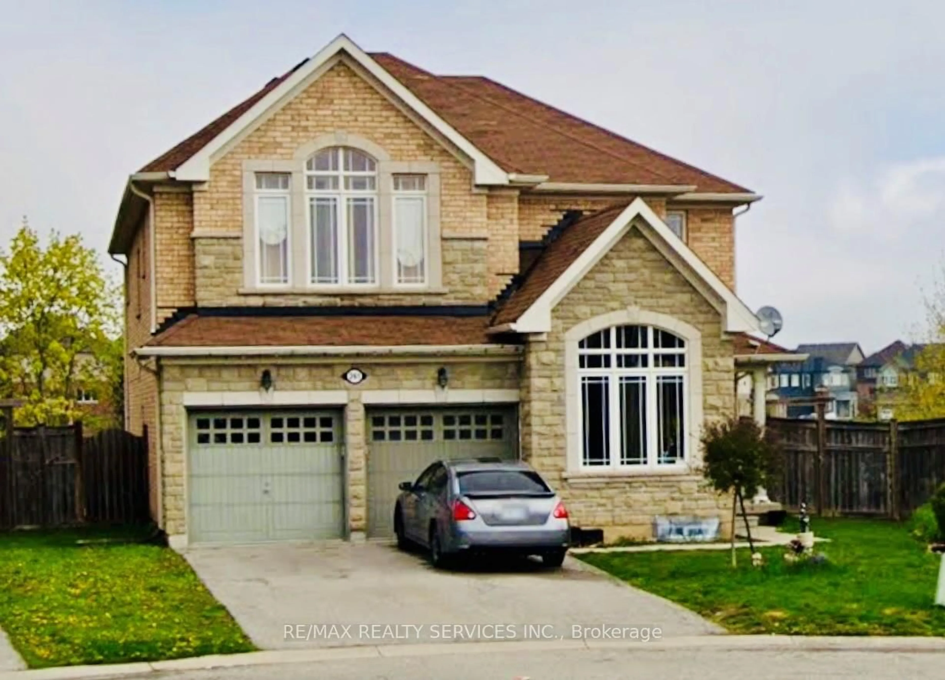 Home with brick exterior material, street for 261 Thomas Ave, Brantford Ontario N3S 0E1