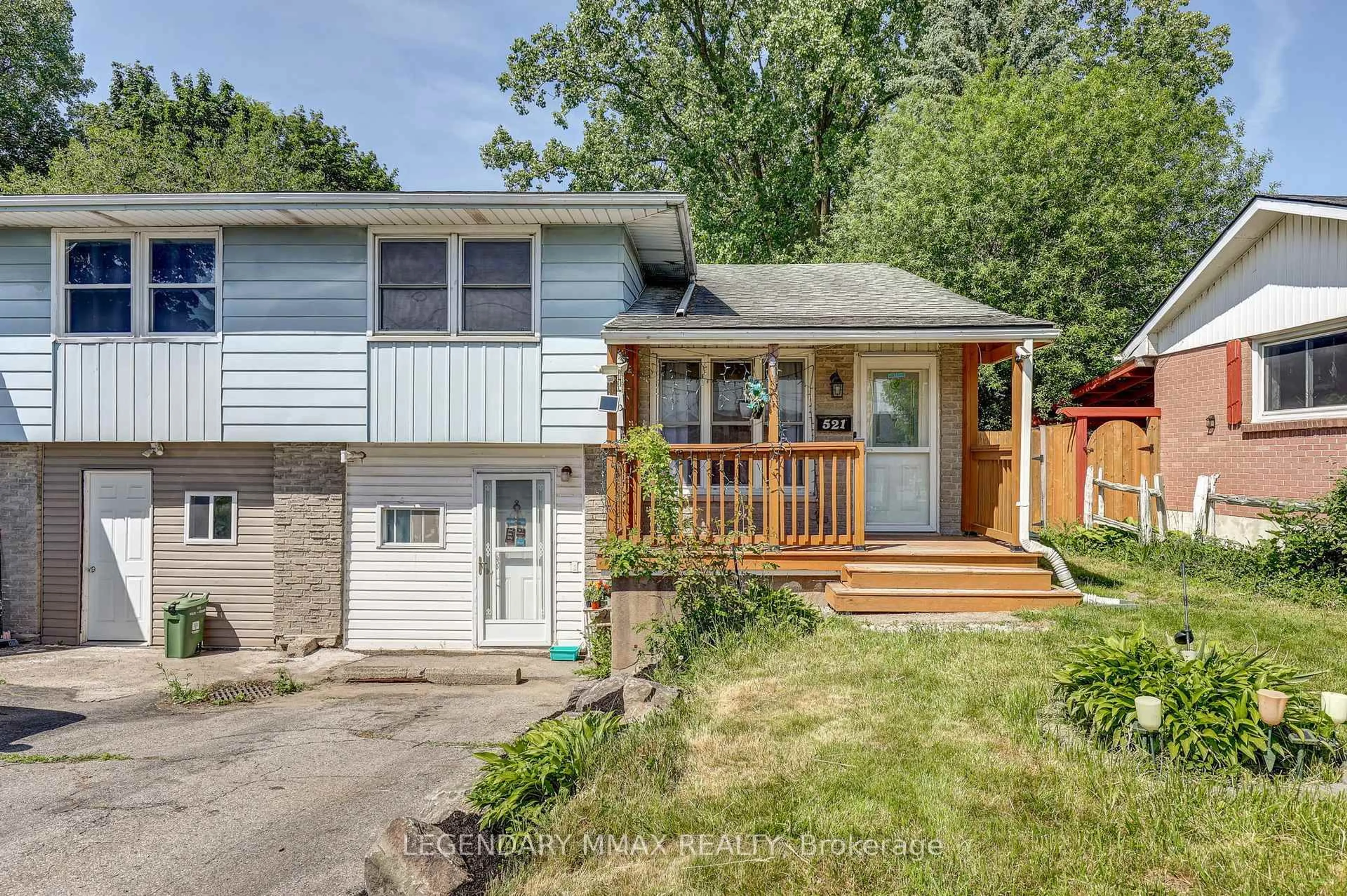 Home with vinyl exterior material, street for 521 Clarke Rd, London East Ontario N5V 2C9