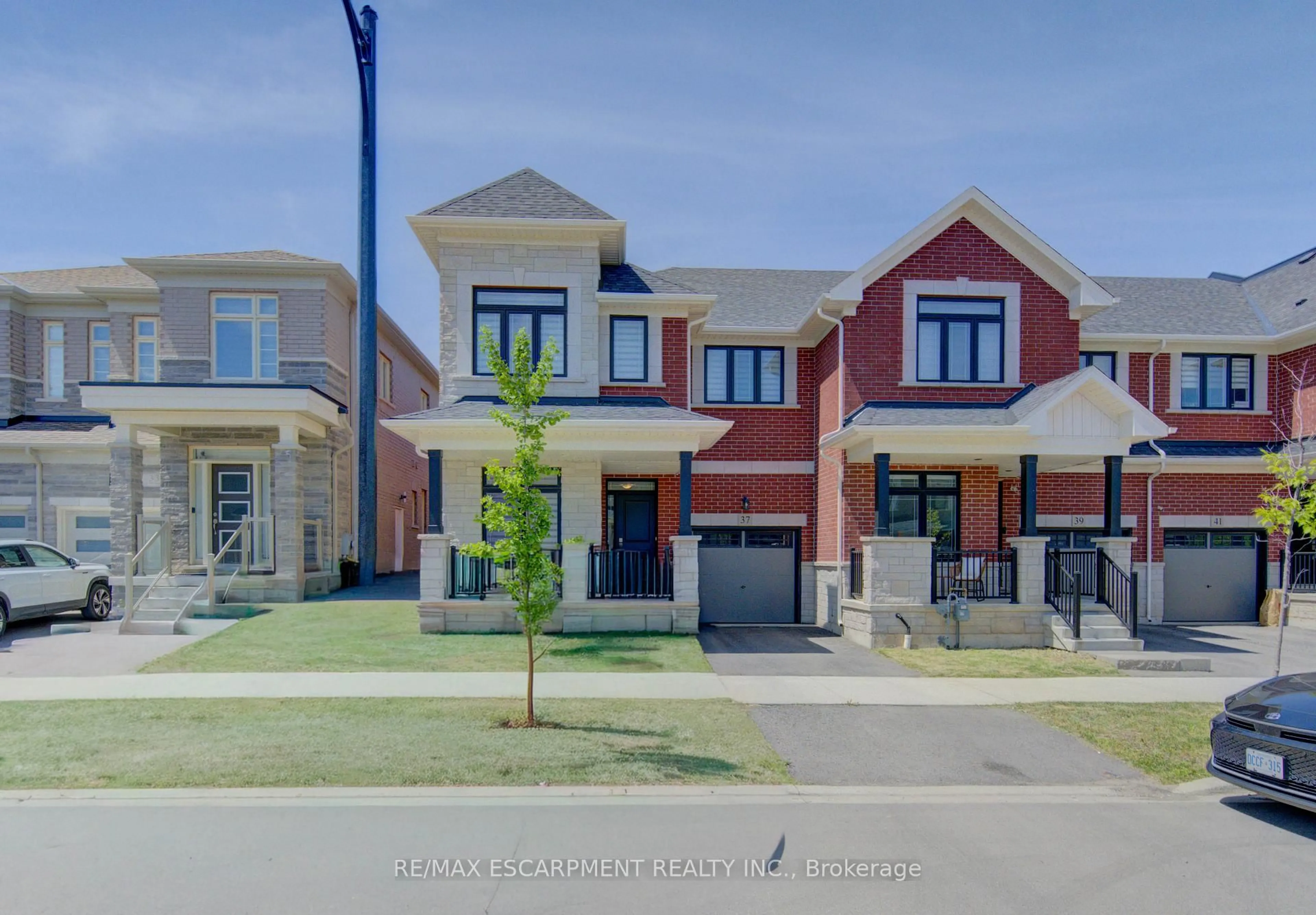 Home with brick exterior material, street for 37 Great Falls Blvd, Hamilton Ontario L8B 1X8