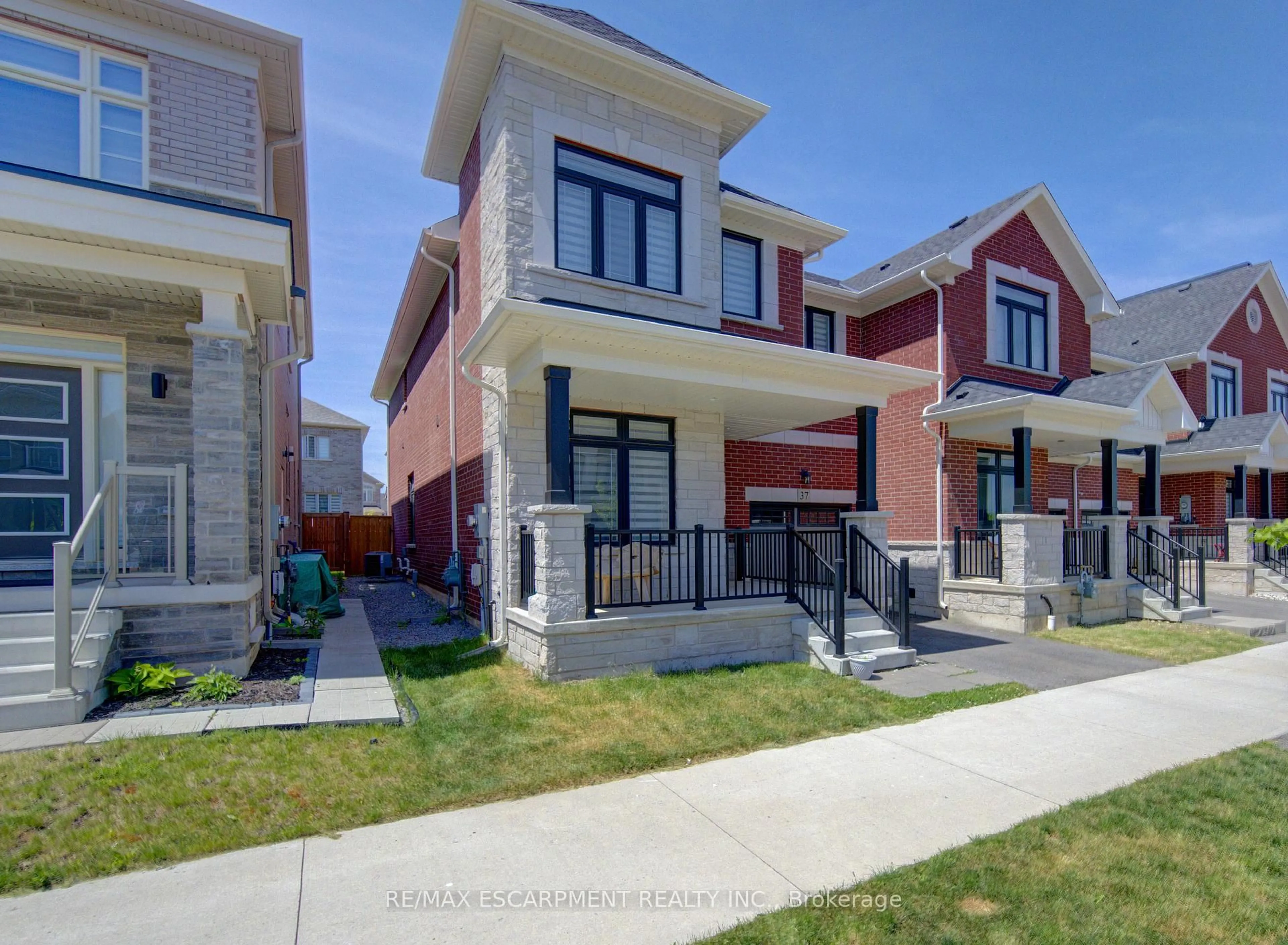 Home with brick exterior material, street for 37 Great Falls Blvd, Hamilton Ontario L8B 1X8