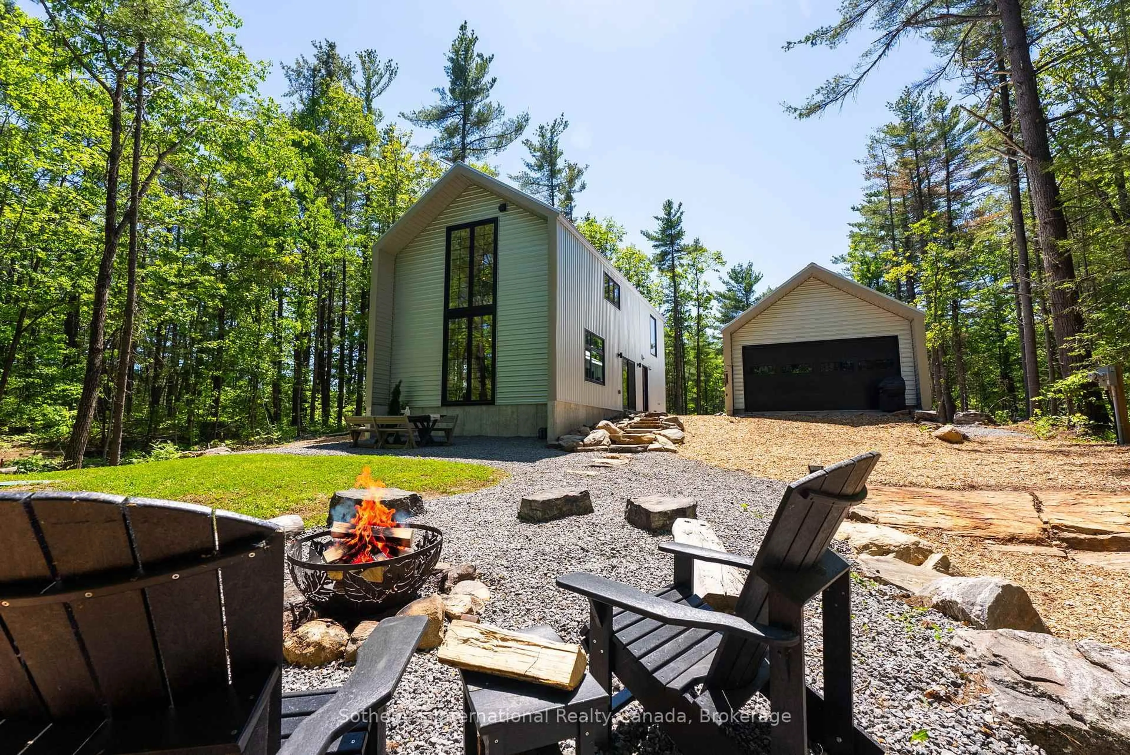 Patio, forest/trees view for 2074 Muskoka 169 Rd, Gravenhurst Ontario P1P 1R1