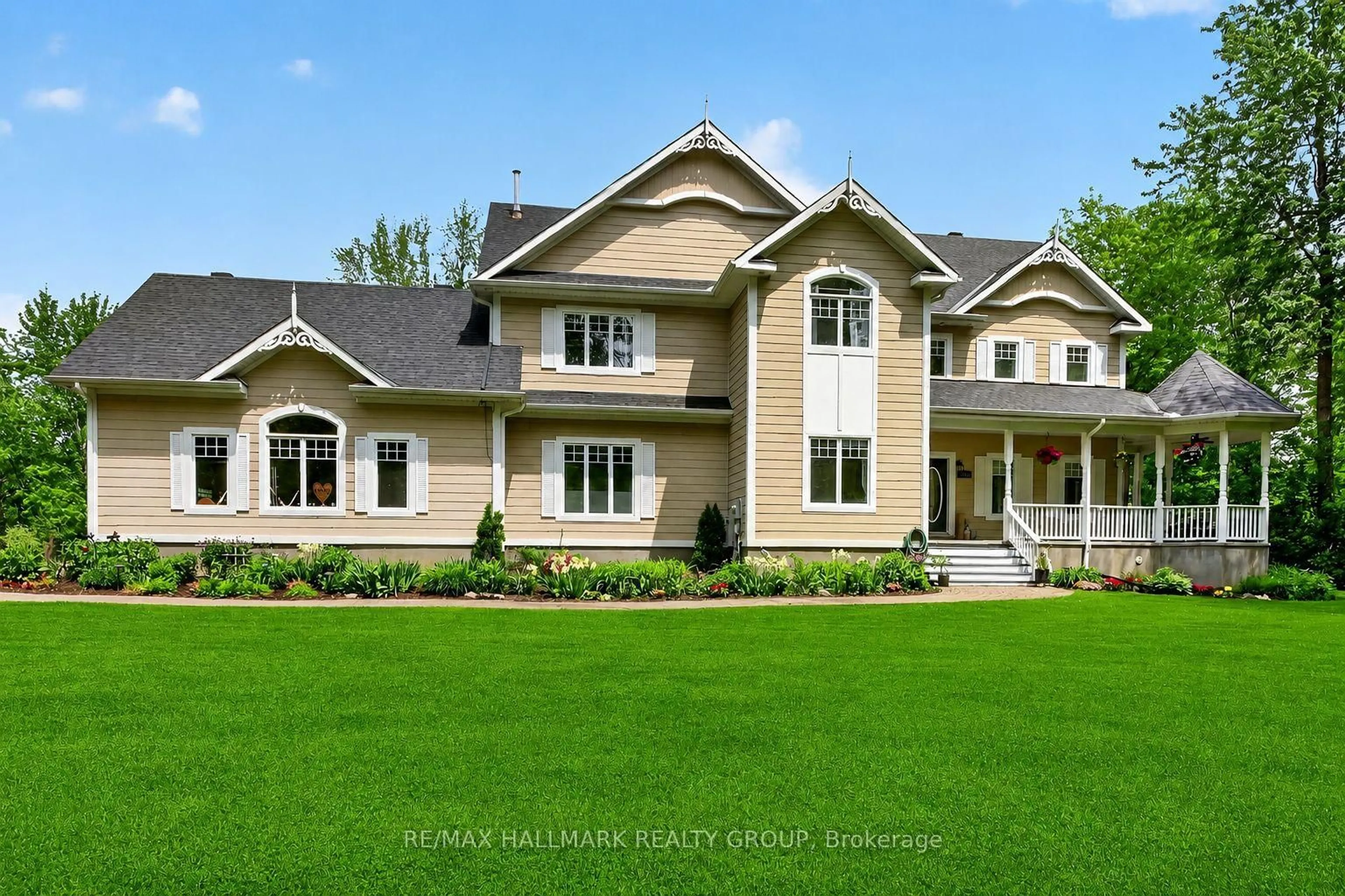 Home with vinyl exterior material, unknown for 104 Wilbert Cox Dr, Carp Ontario K0A 1L0