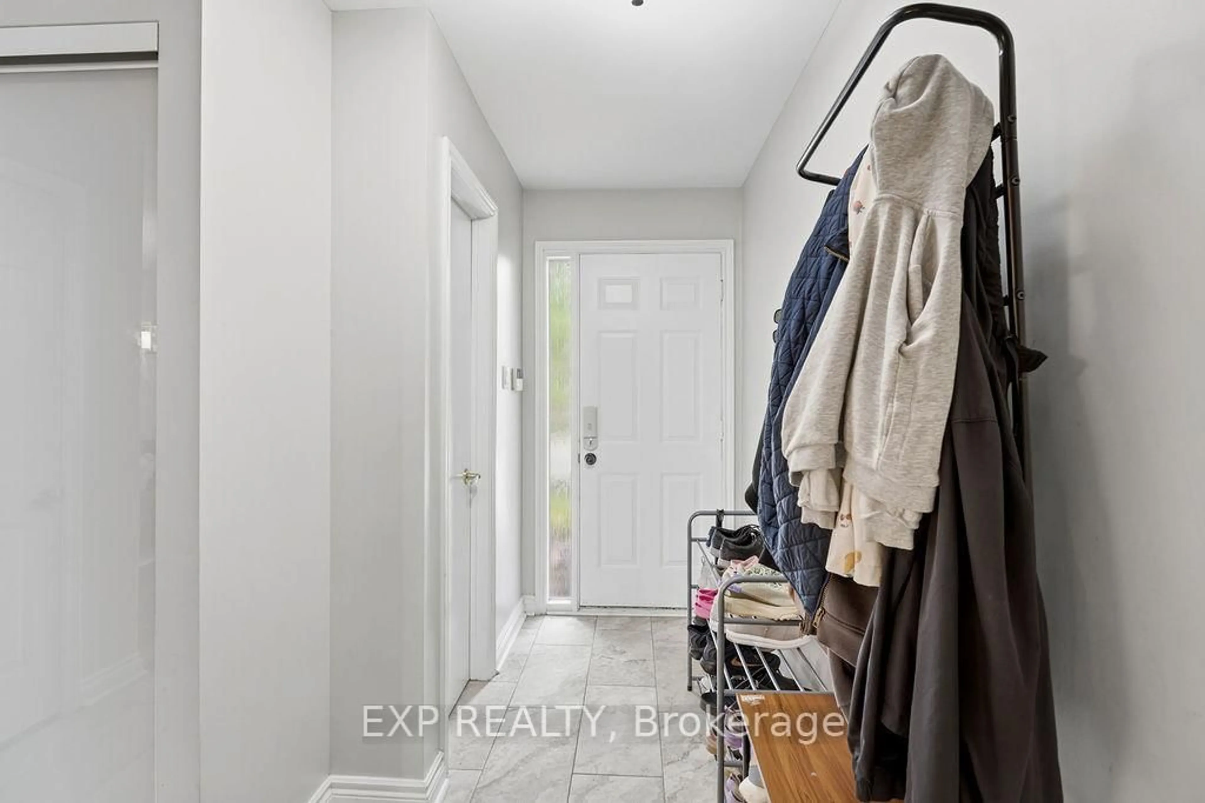 Indoor entryway for 164 Midsummer Terr #47, Orleans Ontario K1E 3V5