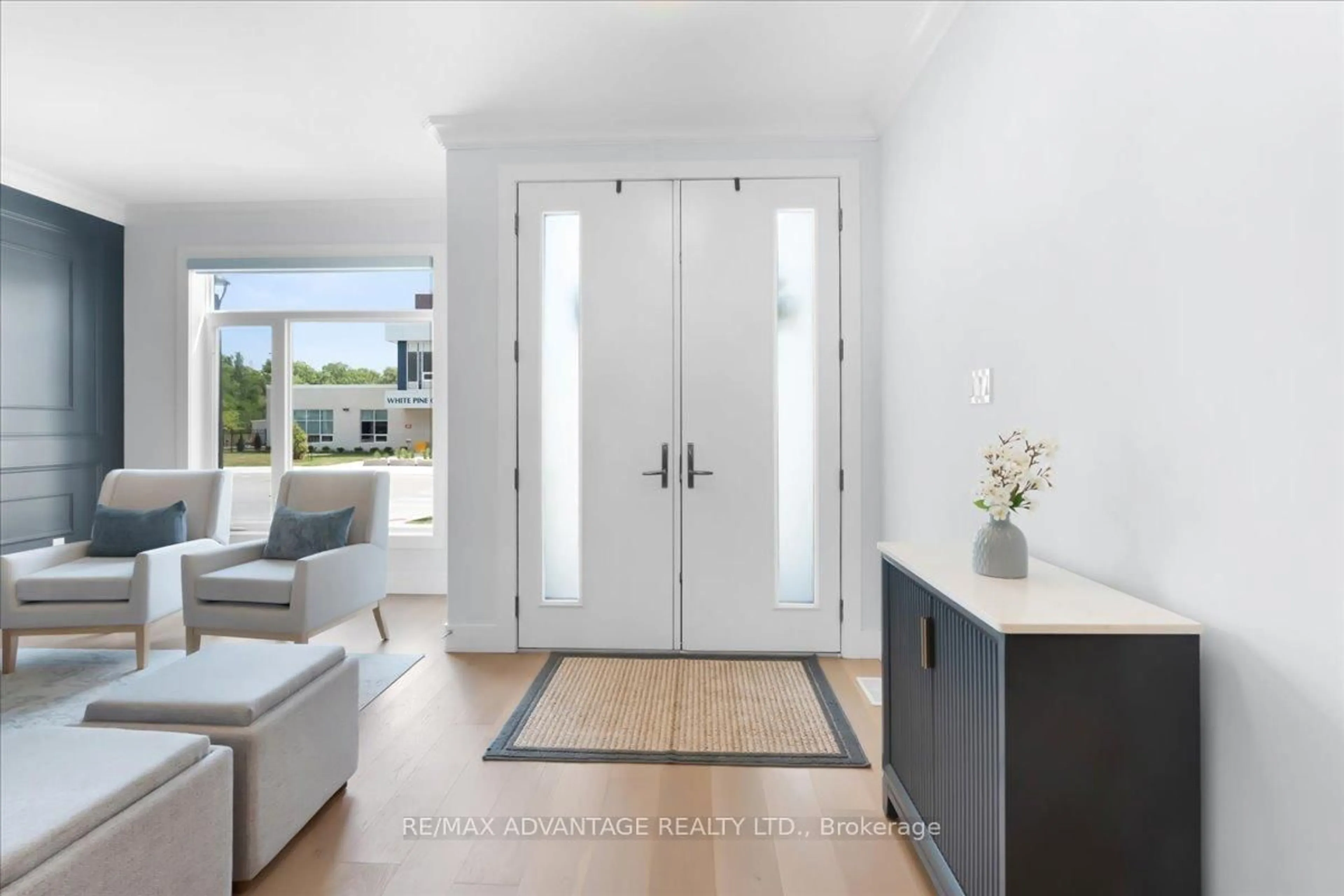 Indoor entryway for 3359 Regiment Rd, London South Ontario N6P 0H2