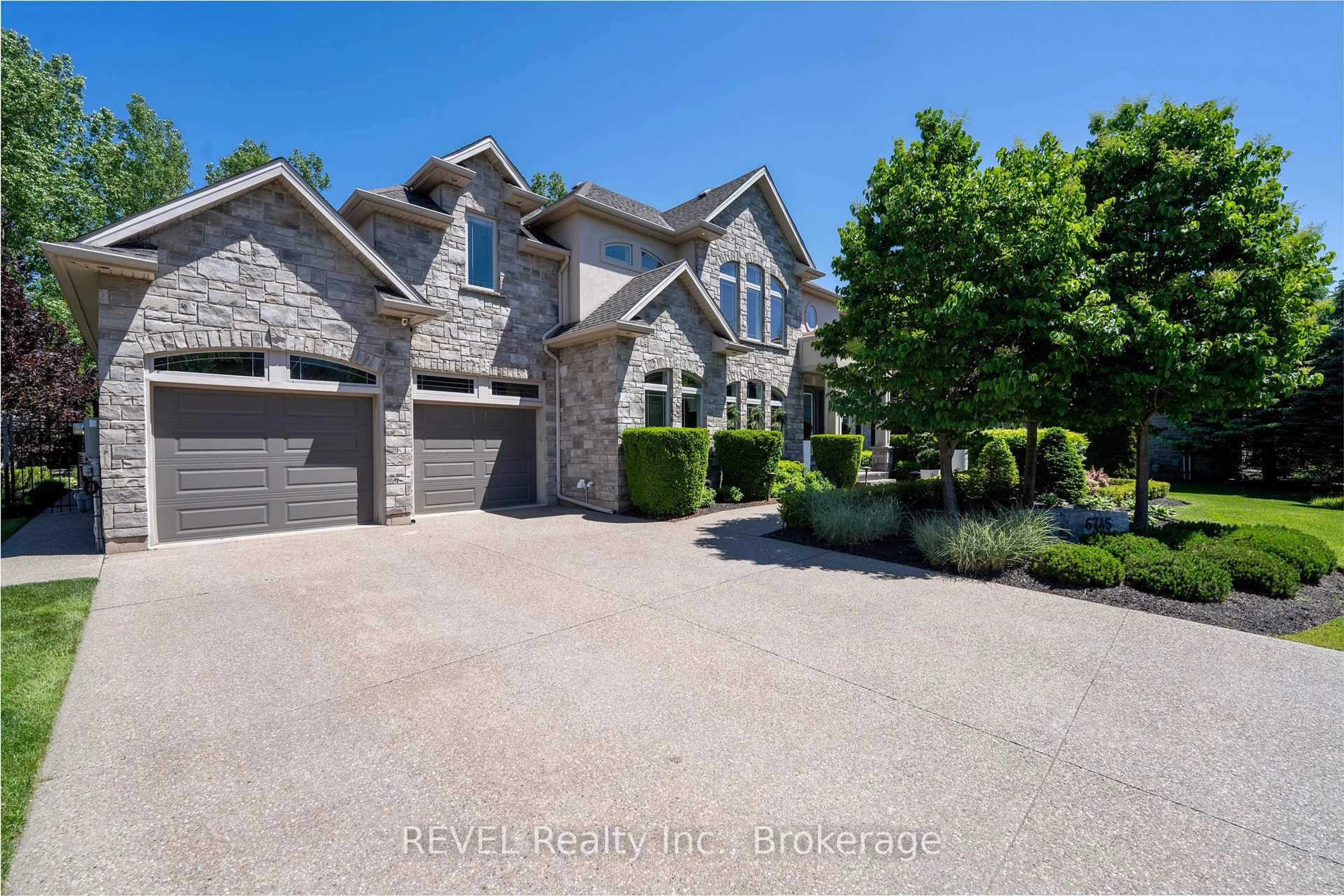 Unknown for 6745 DOMENIC Cres, Niagara Falls Ontario L2J 4L5