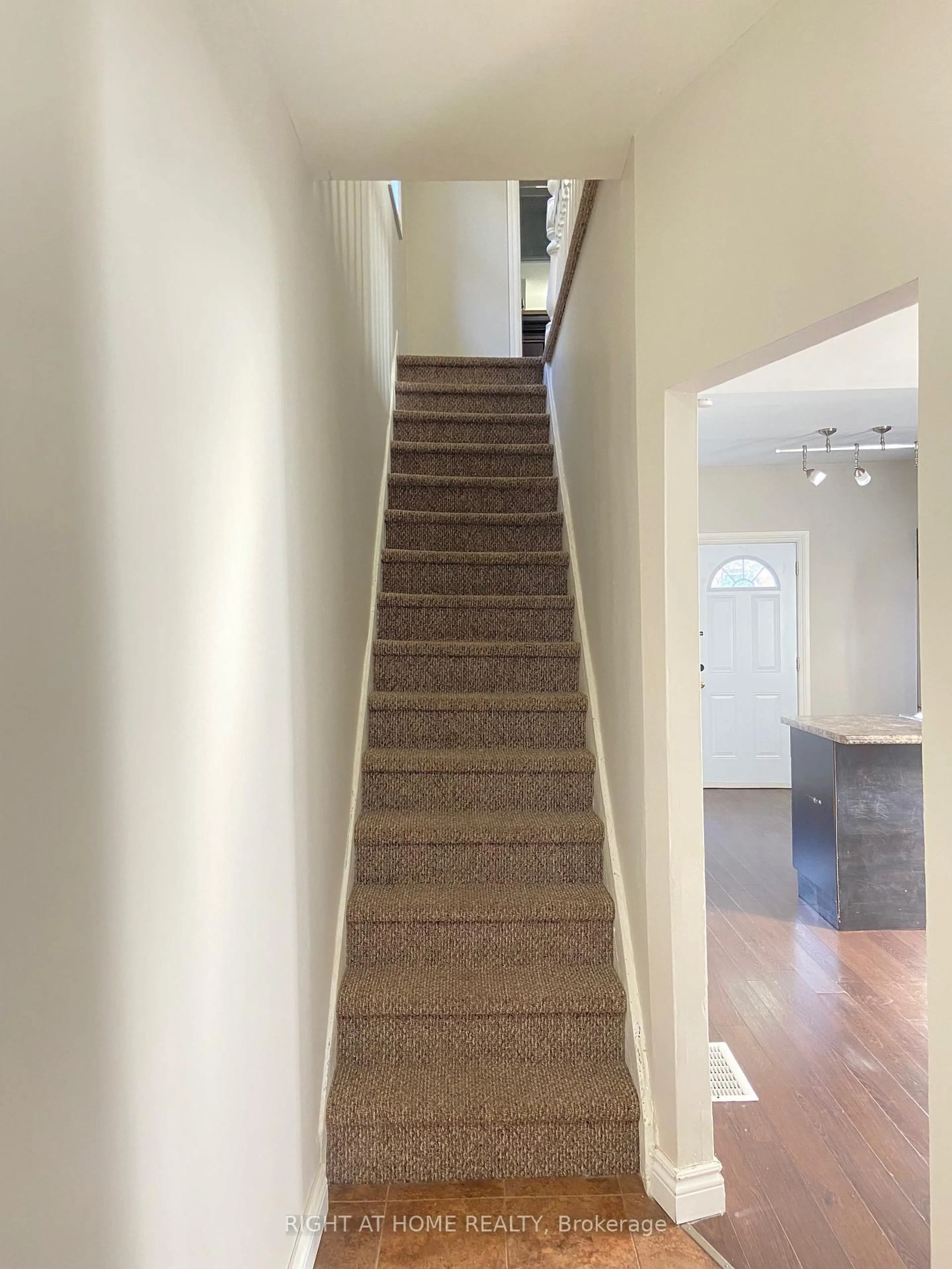 Stairs for 60 Arthur Ave, Hamilton Ontario L8L 6C5