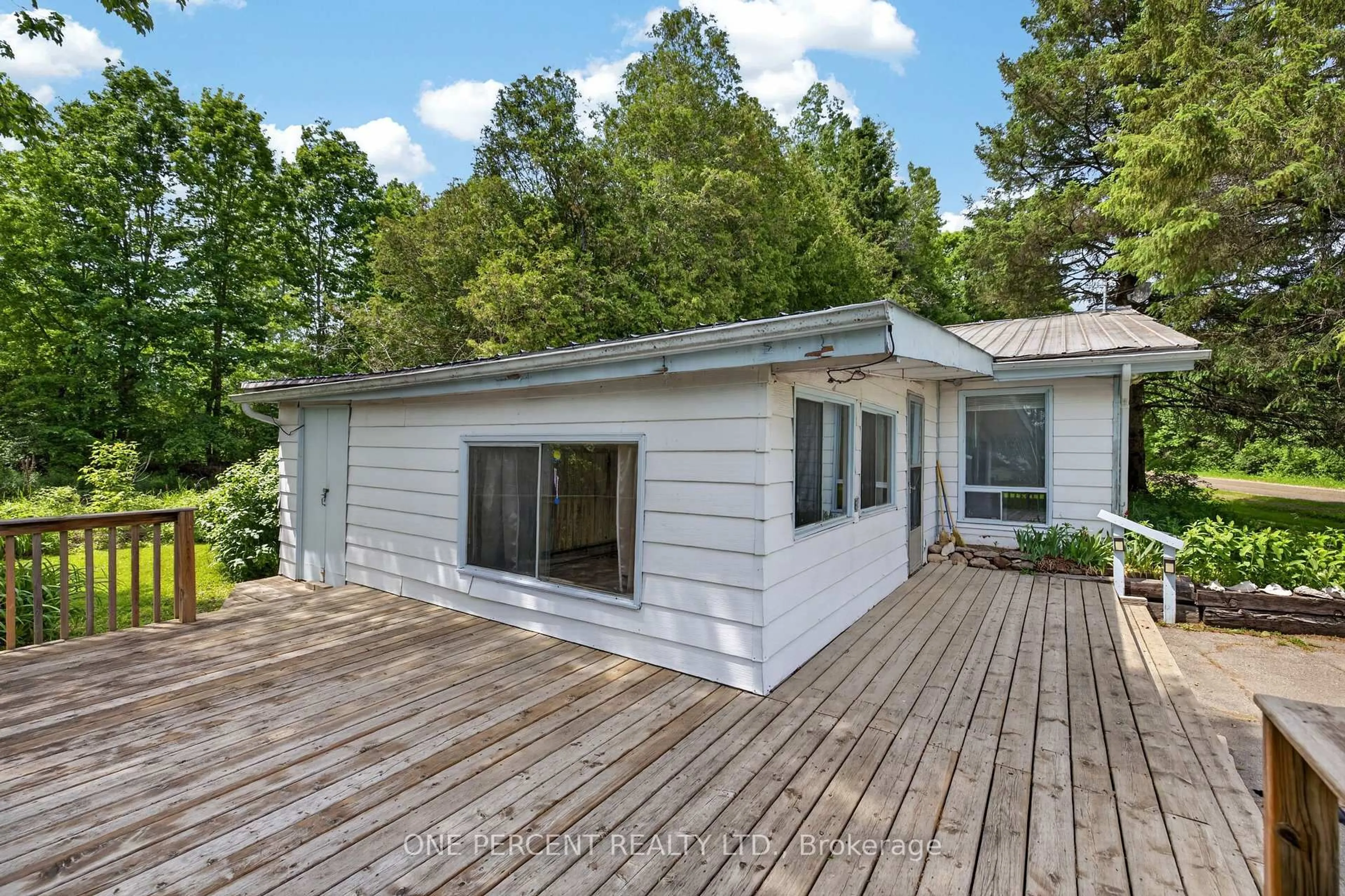 Home with vinyl exterior material, forest/trees view for 918 Black Rd, North Grenville Ontario K0G 1T0