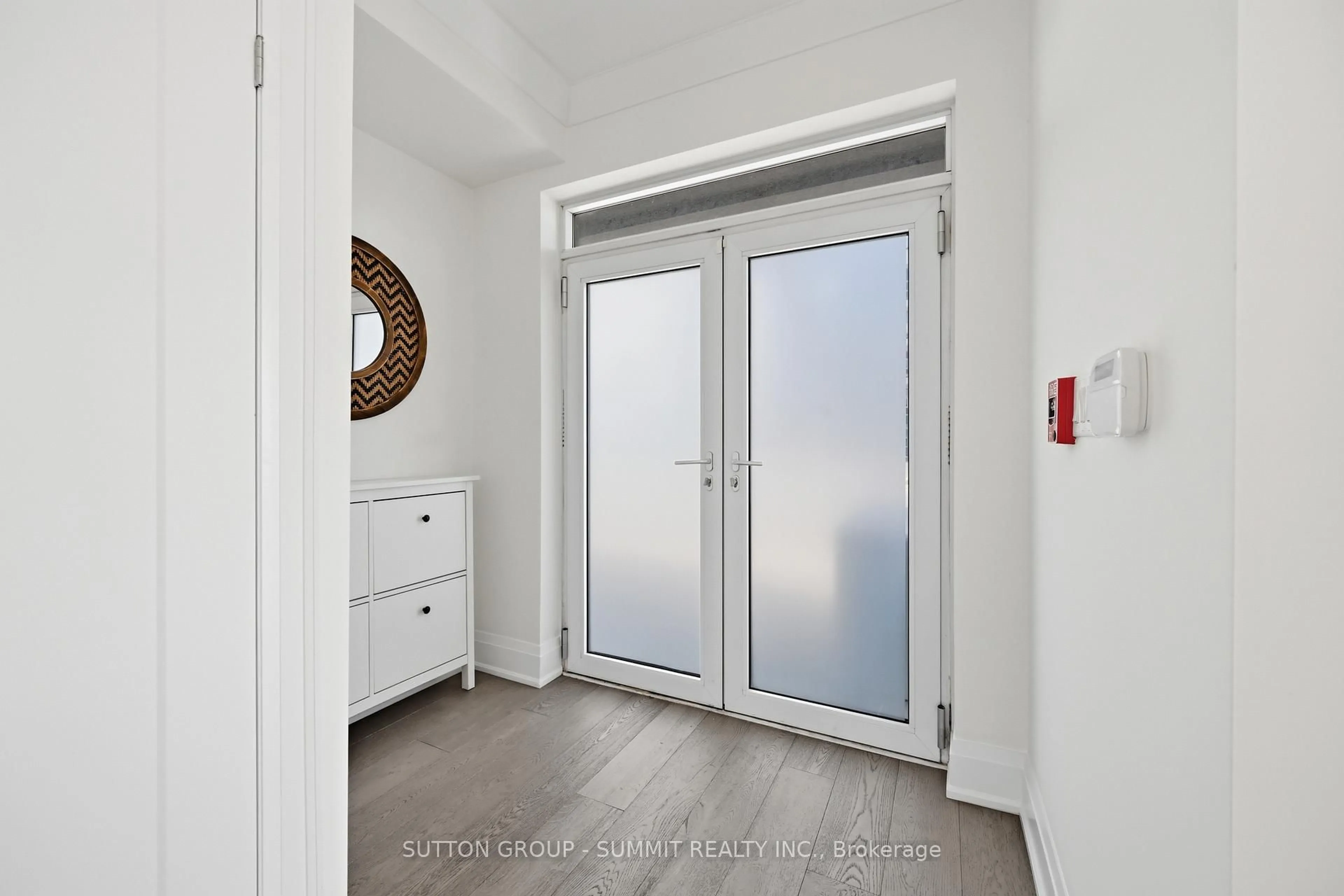 Indoor entryway for 2 Concord Pl, Grimsby Ontario L3M 0G6