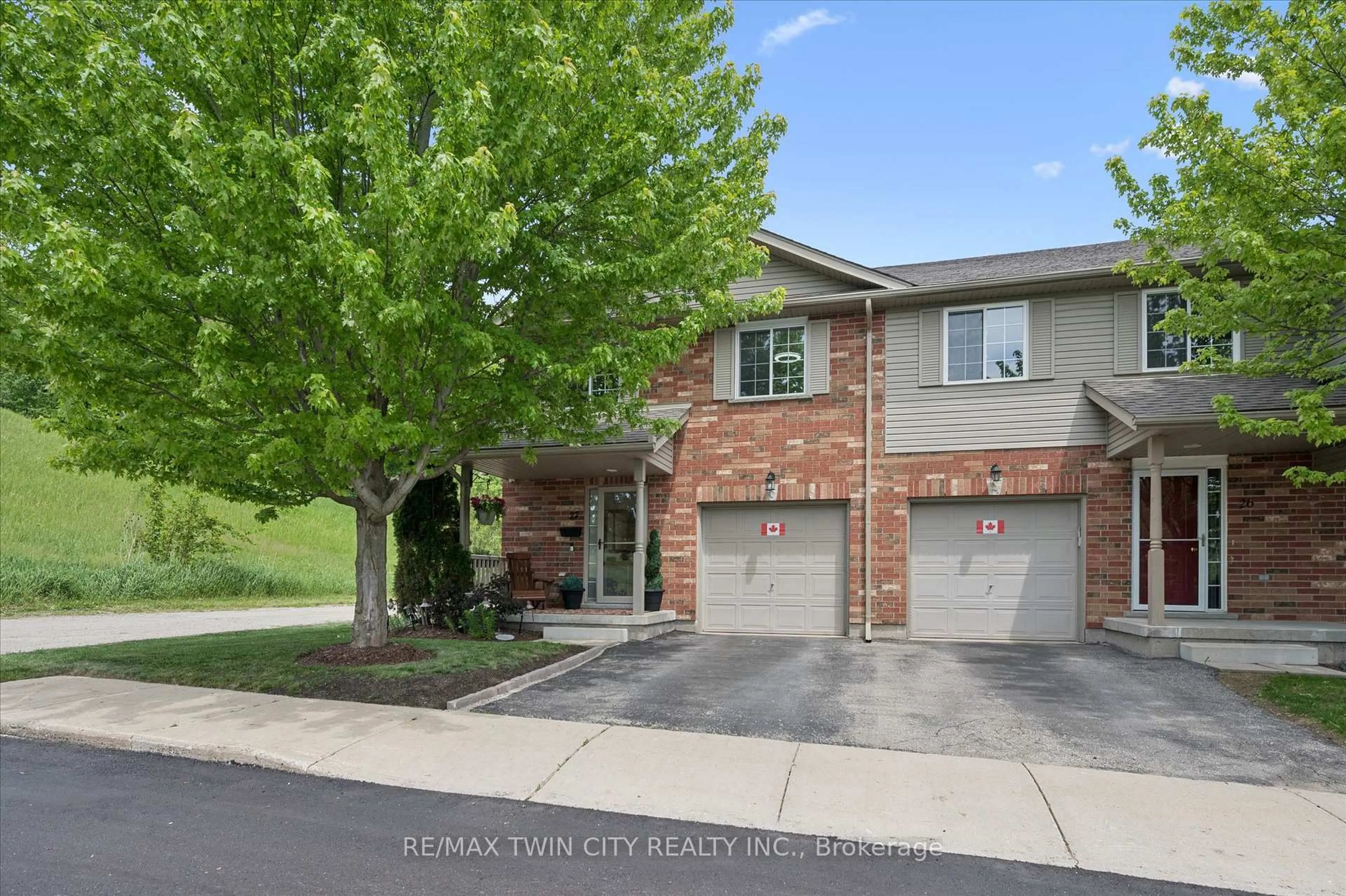 Unknown for 30 Bryan Crt #27, Kitchener Ontario N2A 4J5