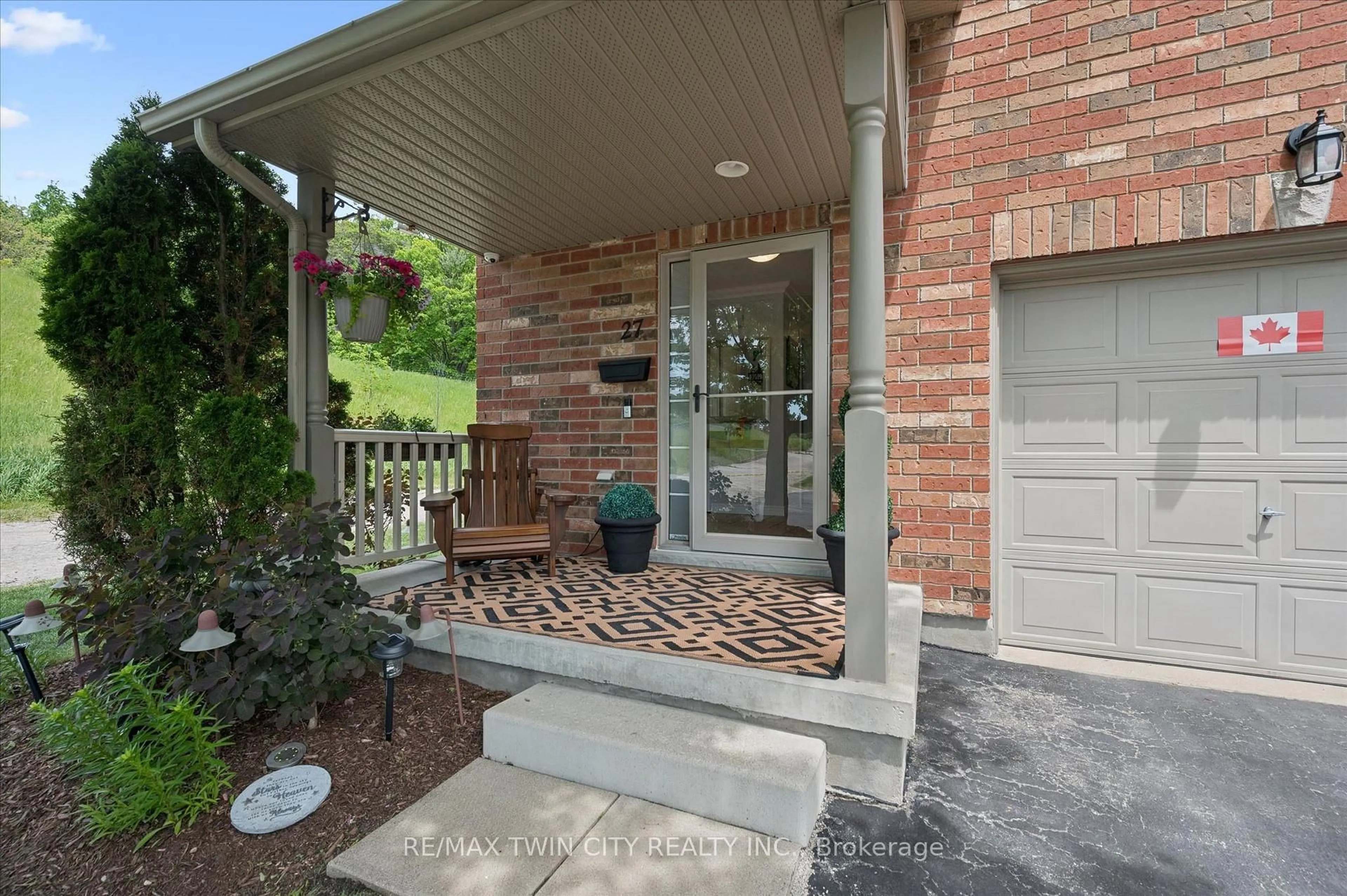 Unknown for 30 Bryan Crt #27, Kitchener Ontario N2A 4J5
