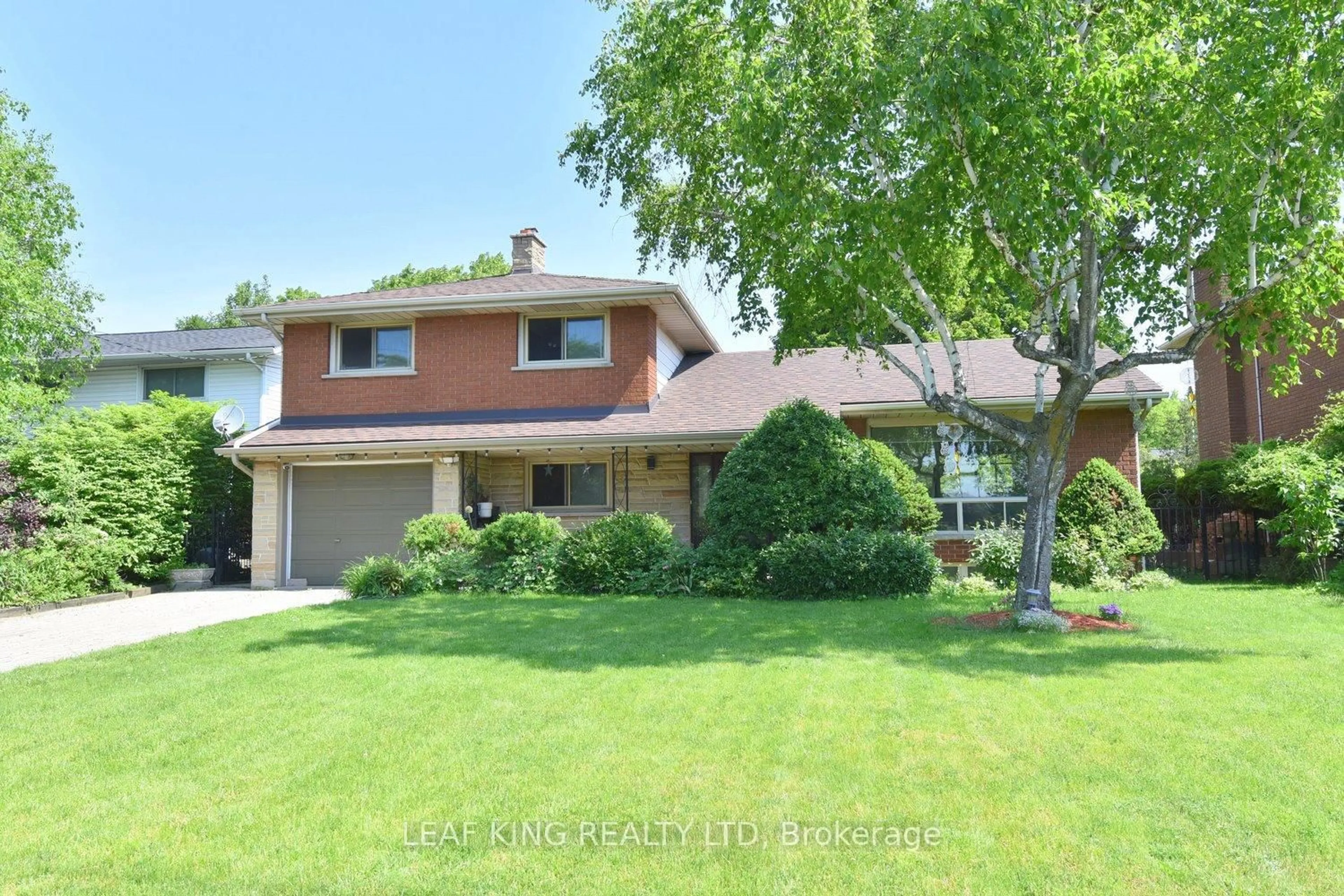 Unknown for 372 Fennell Ave, Hamilton Ontario L9C 1G4