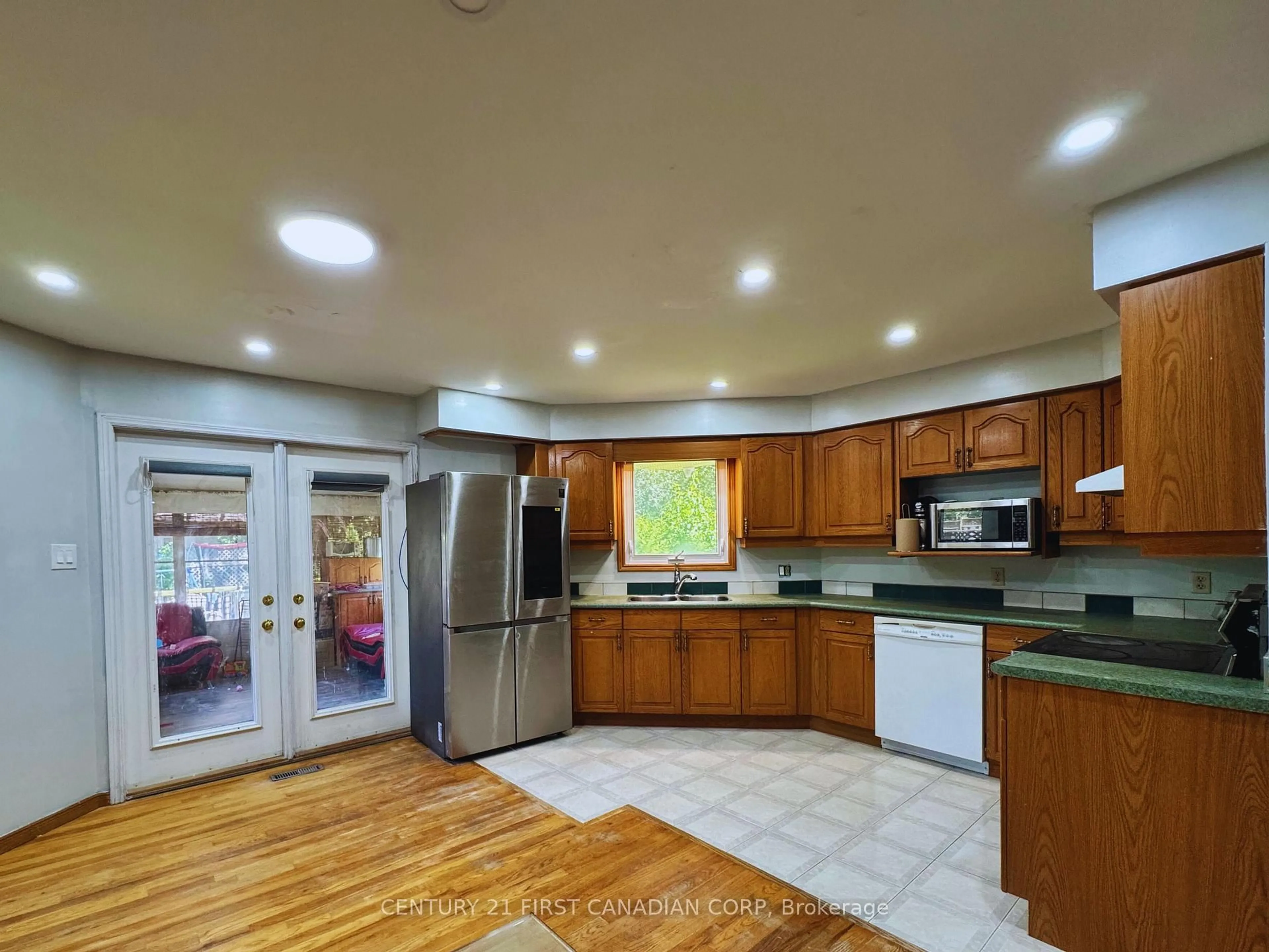 Open concept kitchen, unknown for 239 Edmunds Pl, London South Ontario N5Z 4V9