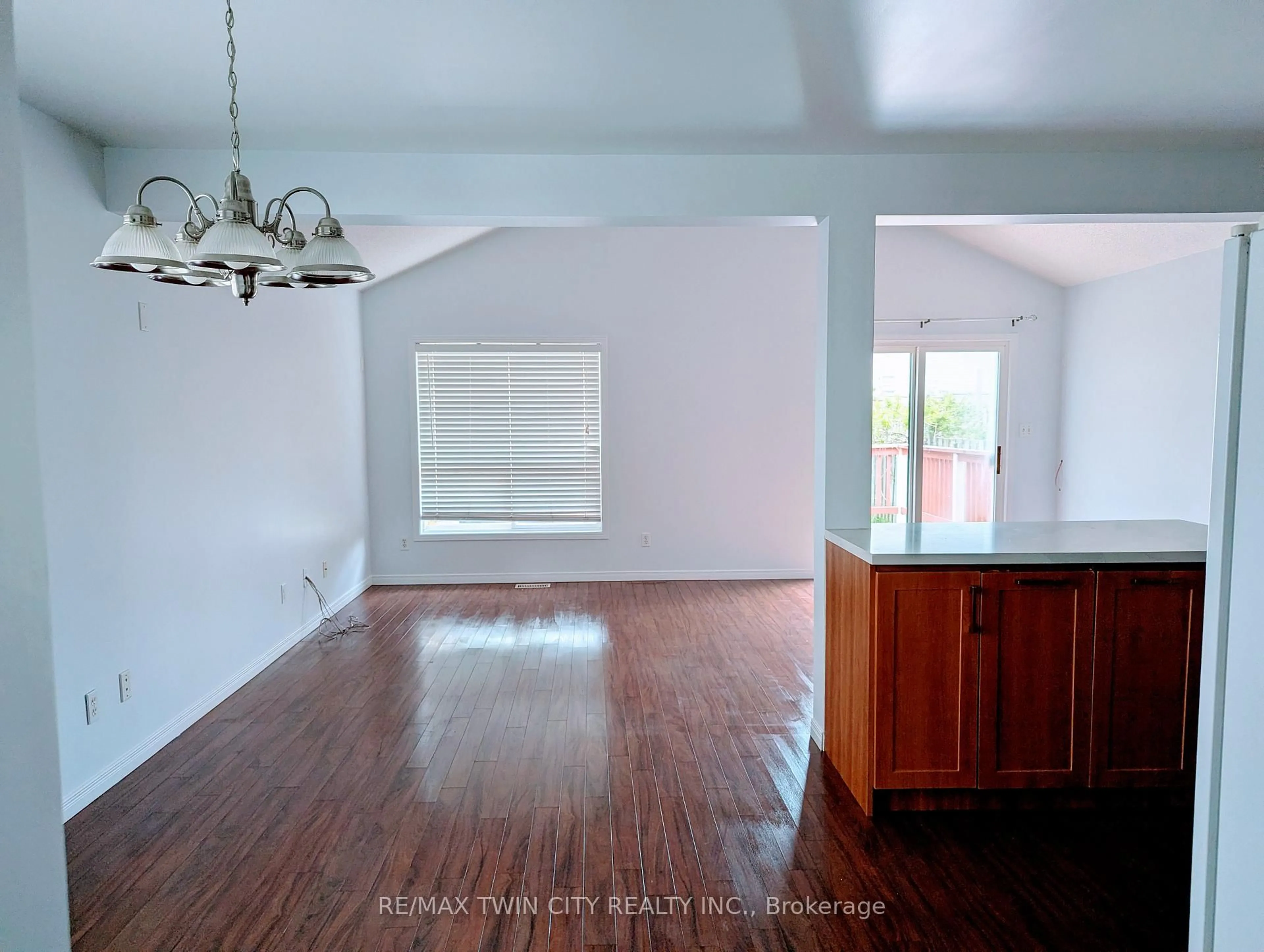 Unknown for 520 Chablis Dr, Waterloo Ontario N2T 2X9