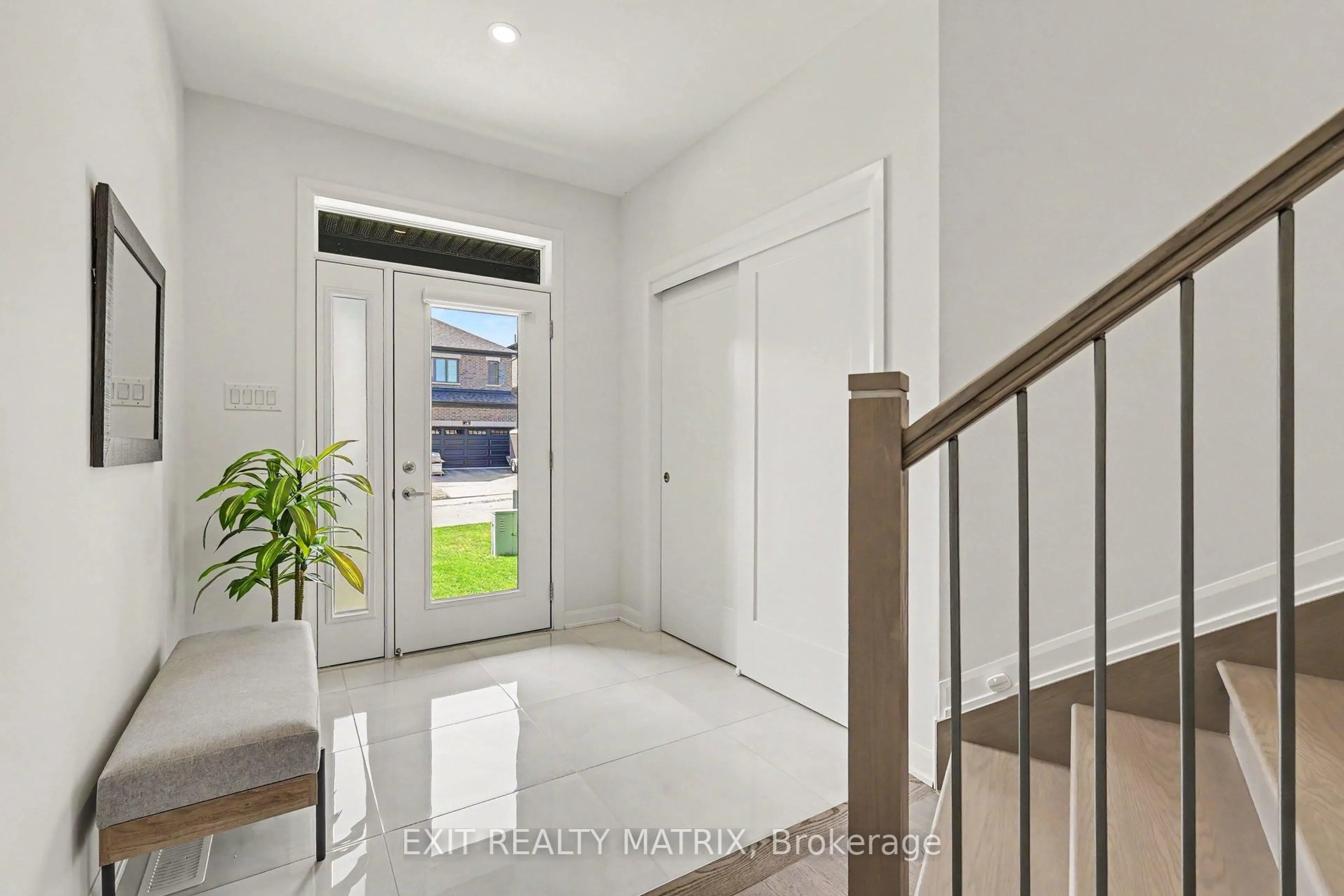 Indoor entryway for 19 Fossa Terr, Ottawa Ontario K2J 6W4