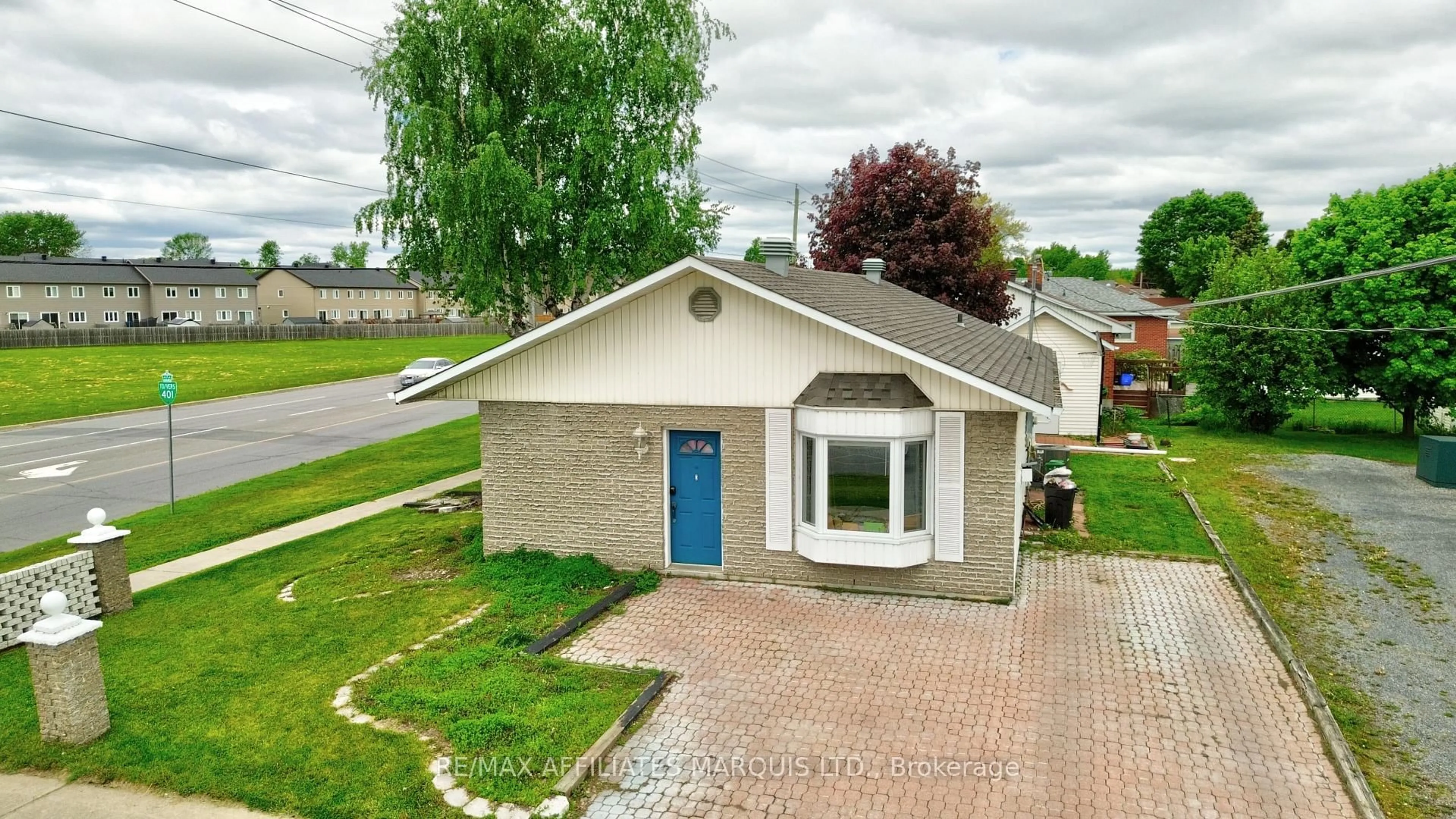 Unknown for 1101 Mcconnell Ave, Cornwall Ontario K6H 4N2