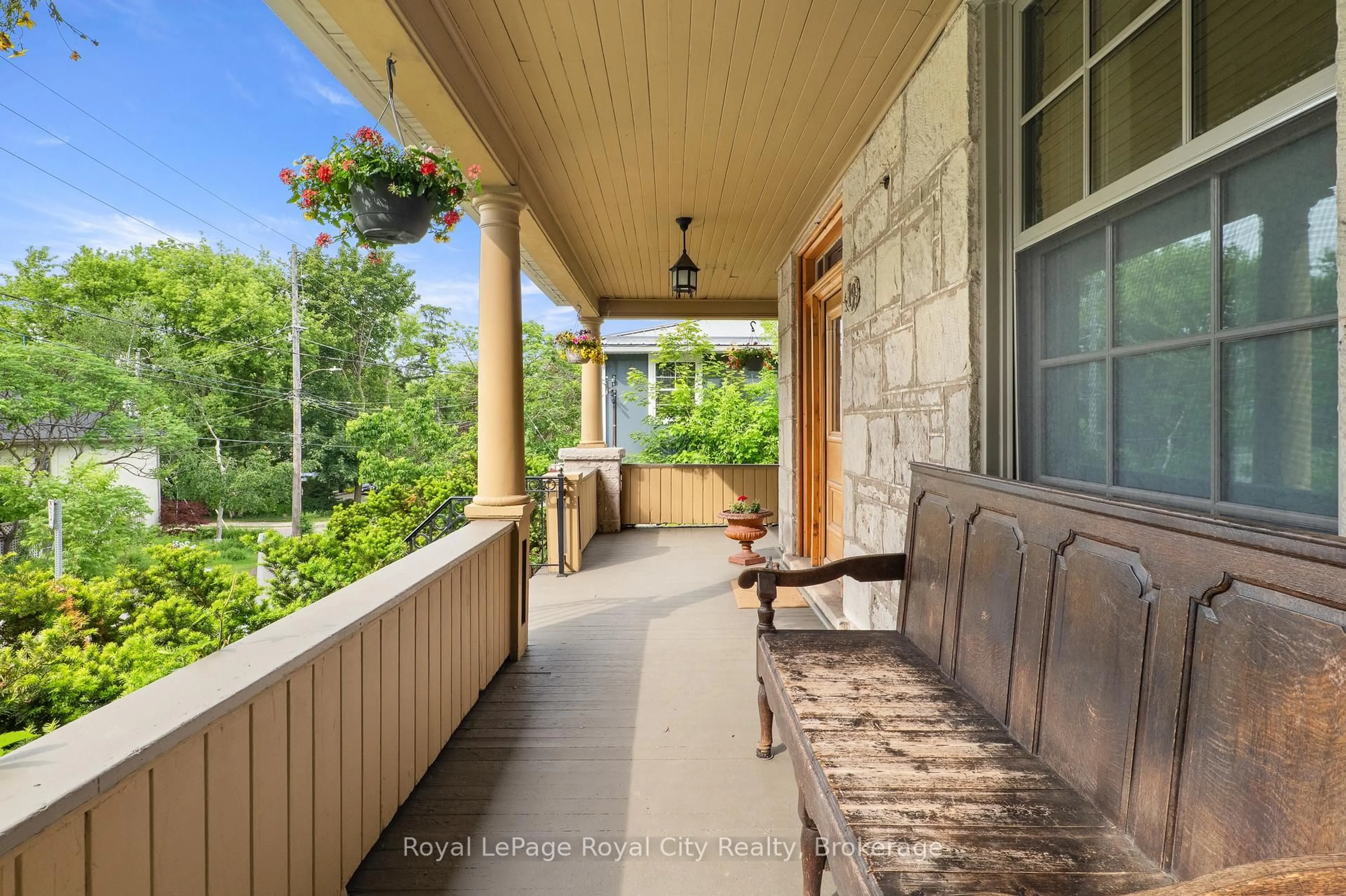 Patio, street for 19 London Rd, Guelph Ontario N1H 2B2
