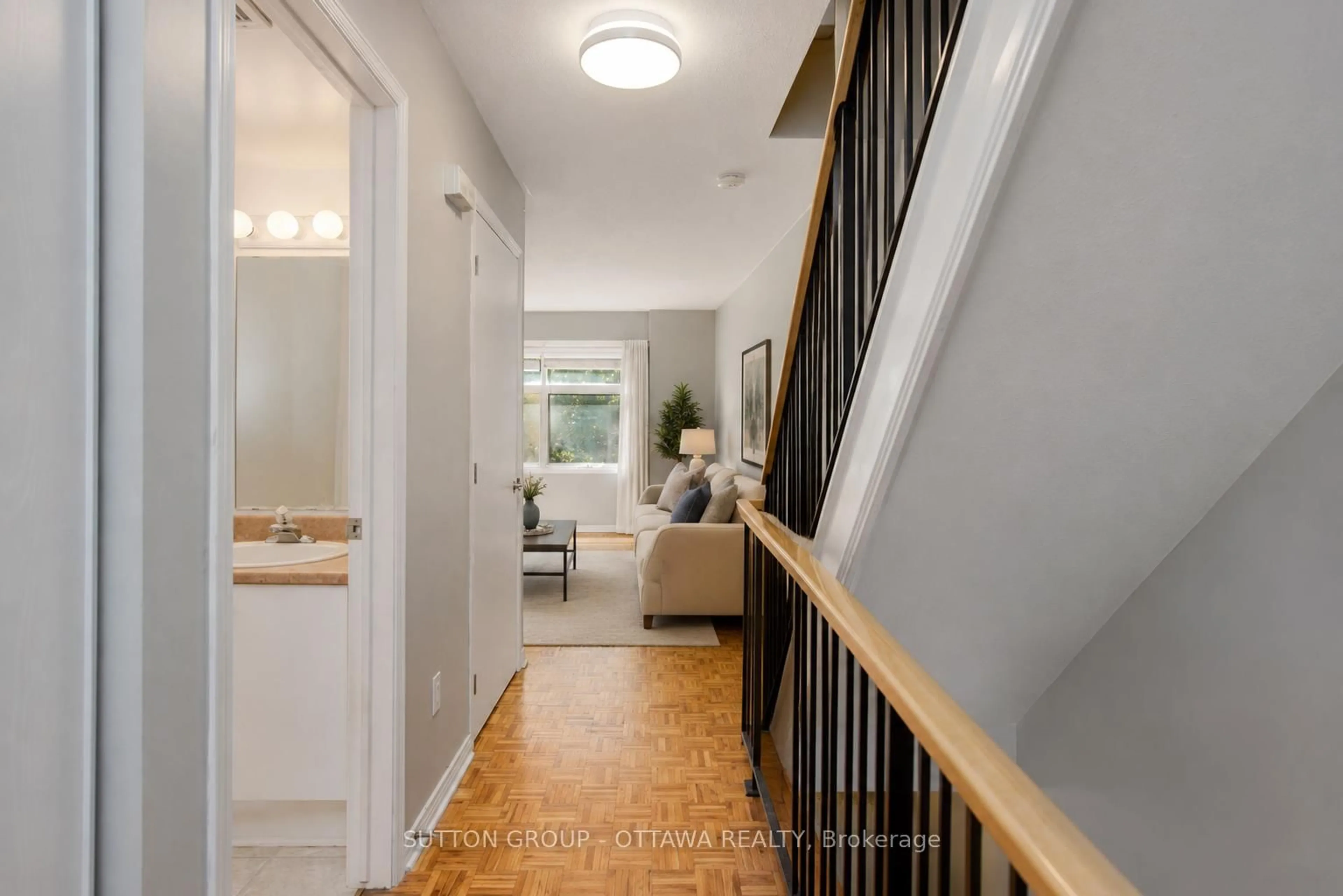 Indoor entryway for 255 Clarence St #10, Ottawa Ontario K1N 5P9