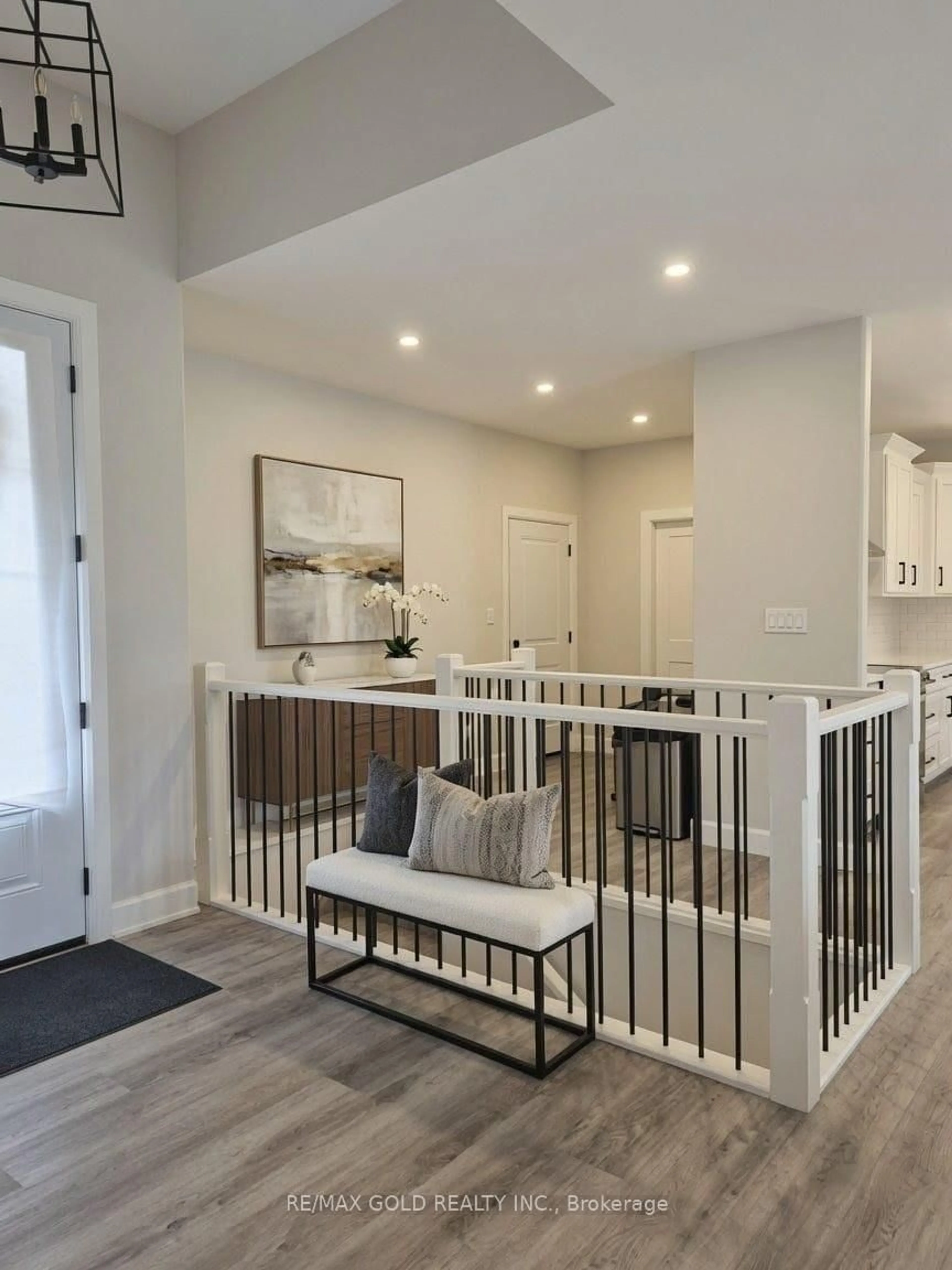 Indoor entryway for 5 John Pound Rd #11, Tillsonburg Ontario N4G 5X3