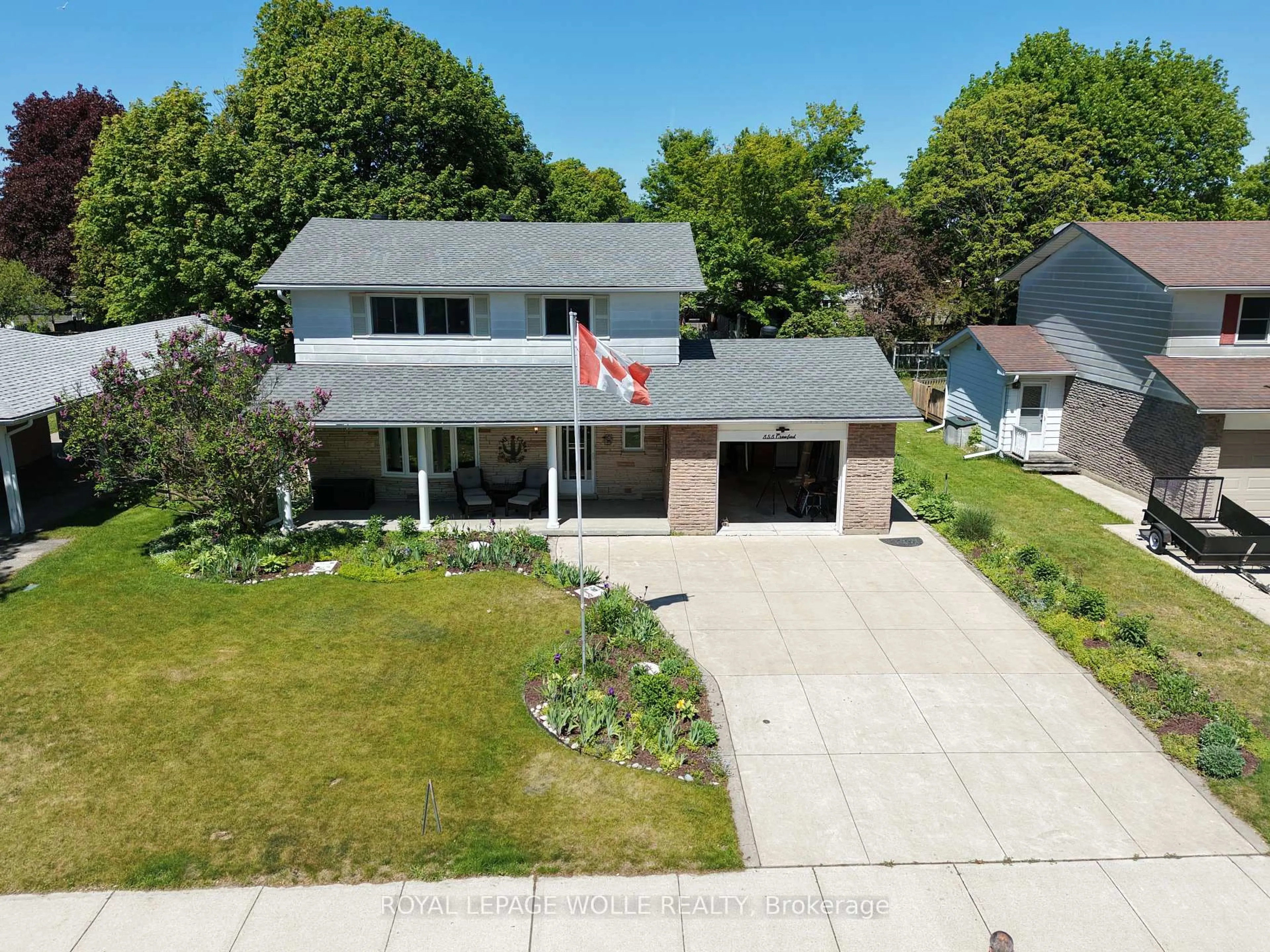 A pic from outside/outdoor area/front of a property/back of a property/a pic from drone, street for 353 Crawford St, Saugeen Shores Ontario N0H 2C2