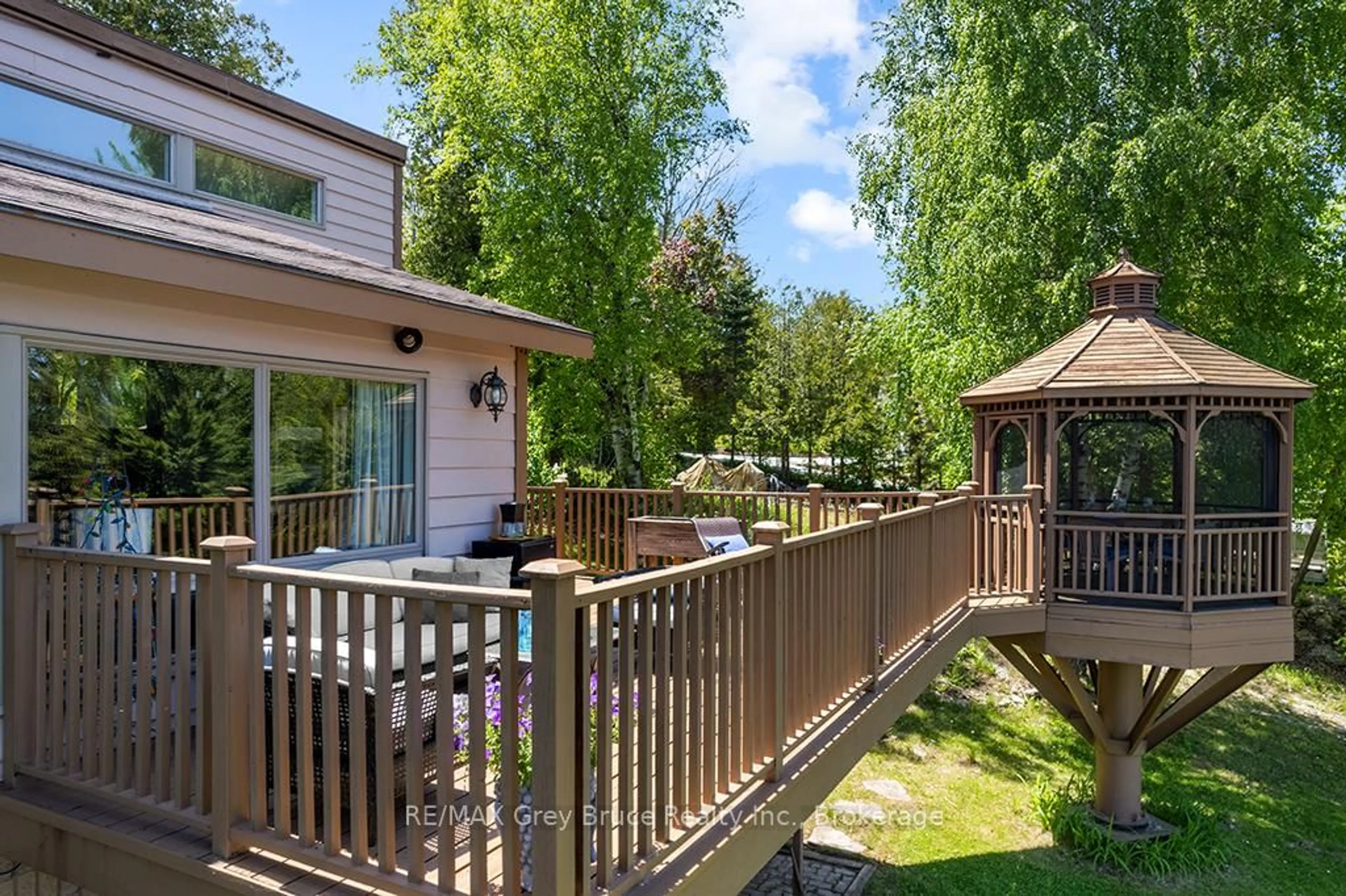 Patio, unknown for 121 Ivy Dr, Georgian Bluffs Ontario N0H 2T0