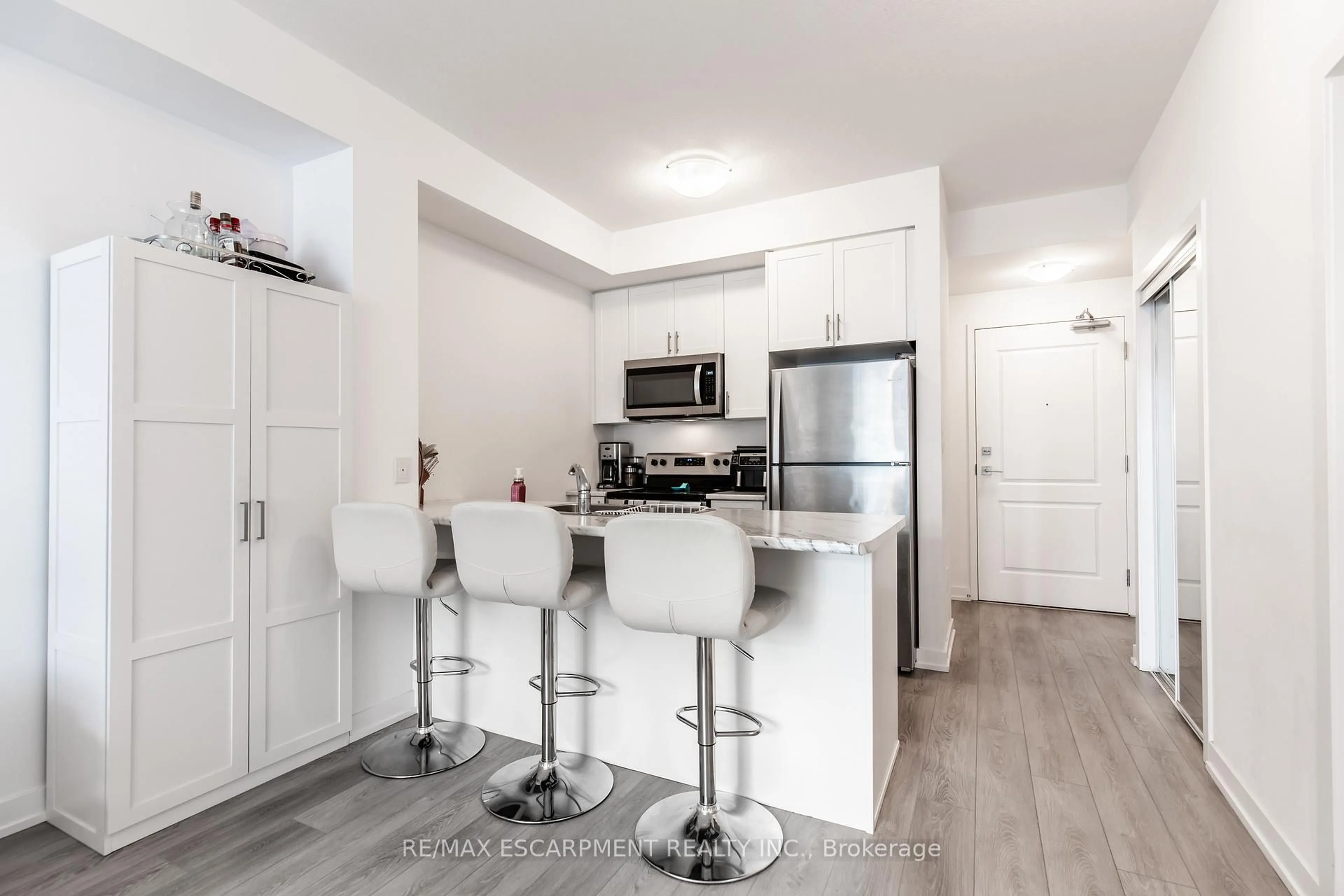 Open concept kitchen, unknown for 450 Dundas St #708, Hamilton Ontario L8B 1Z2