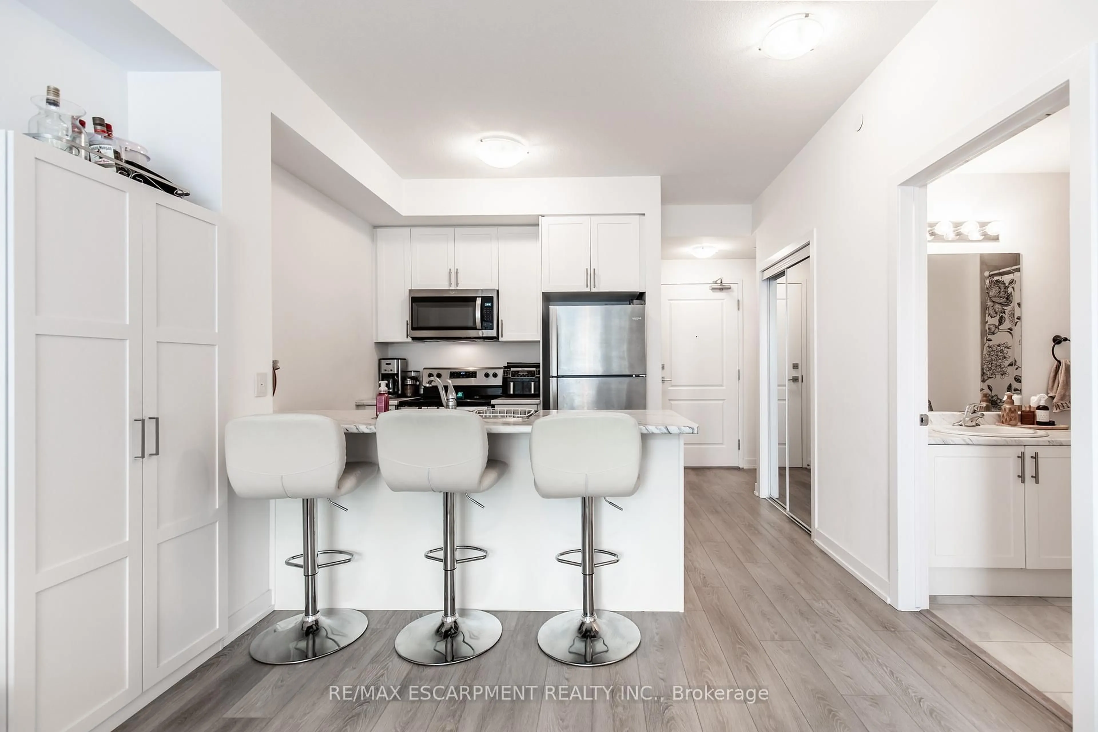 Open concept kitchen, unknown for 450 Dundas St #708, Hamilton Ontario L8B 1Z2