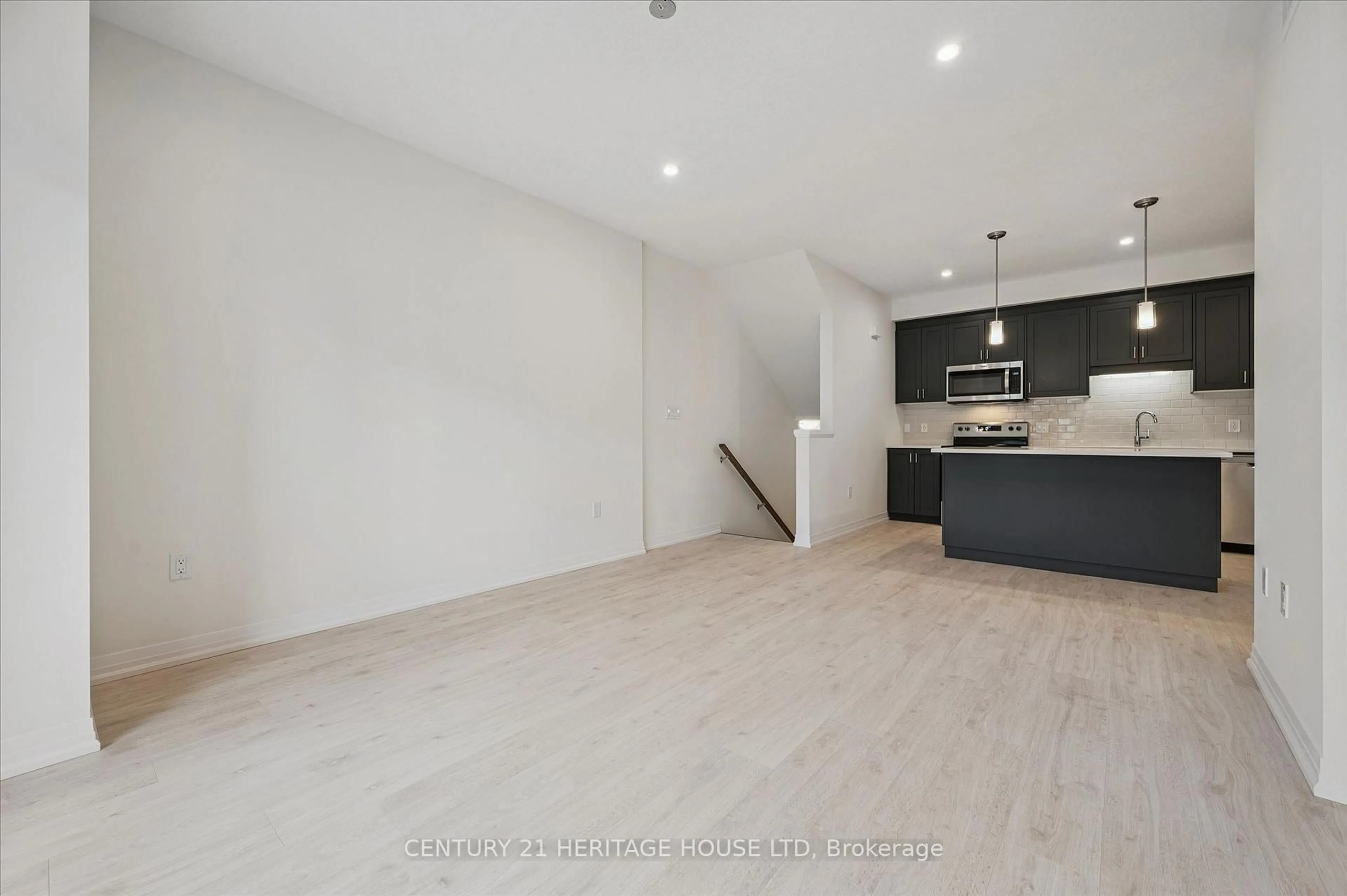 Open concept kitchen, unknown for 525 Erinbrook Dr, Kitchener Ontario N2E 3T1