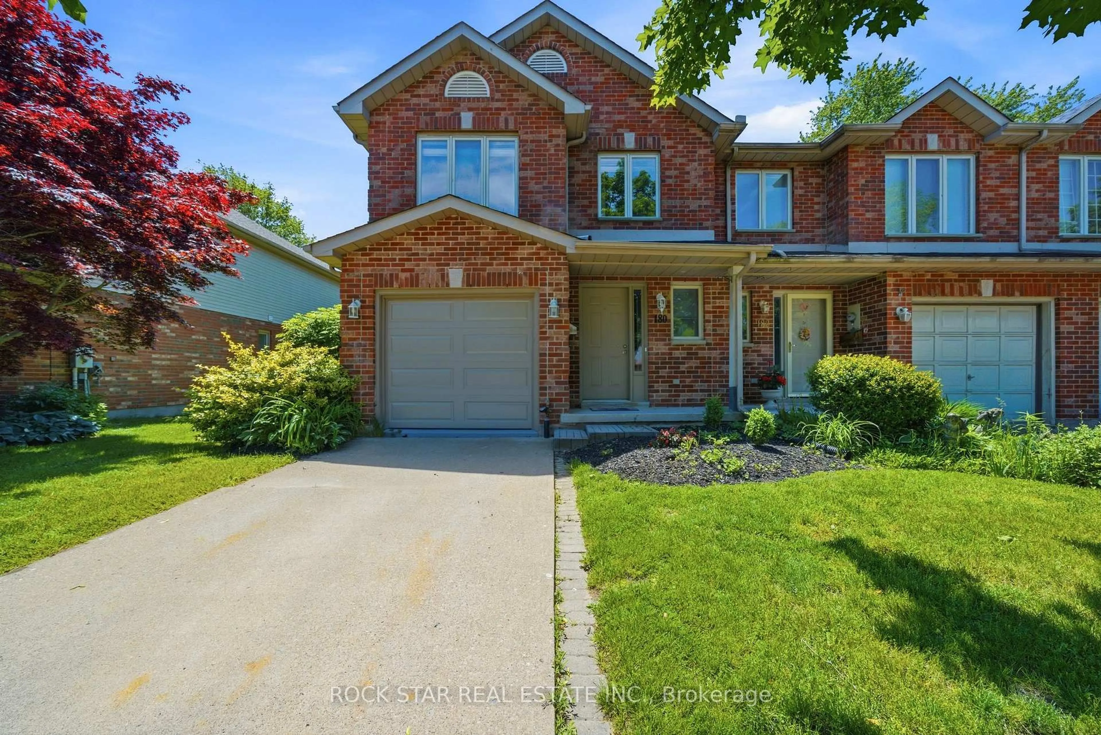 Home with brick exterior material, street for 180 Lawrence Lane, Pelham Ontario L2S 1E4