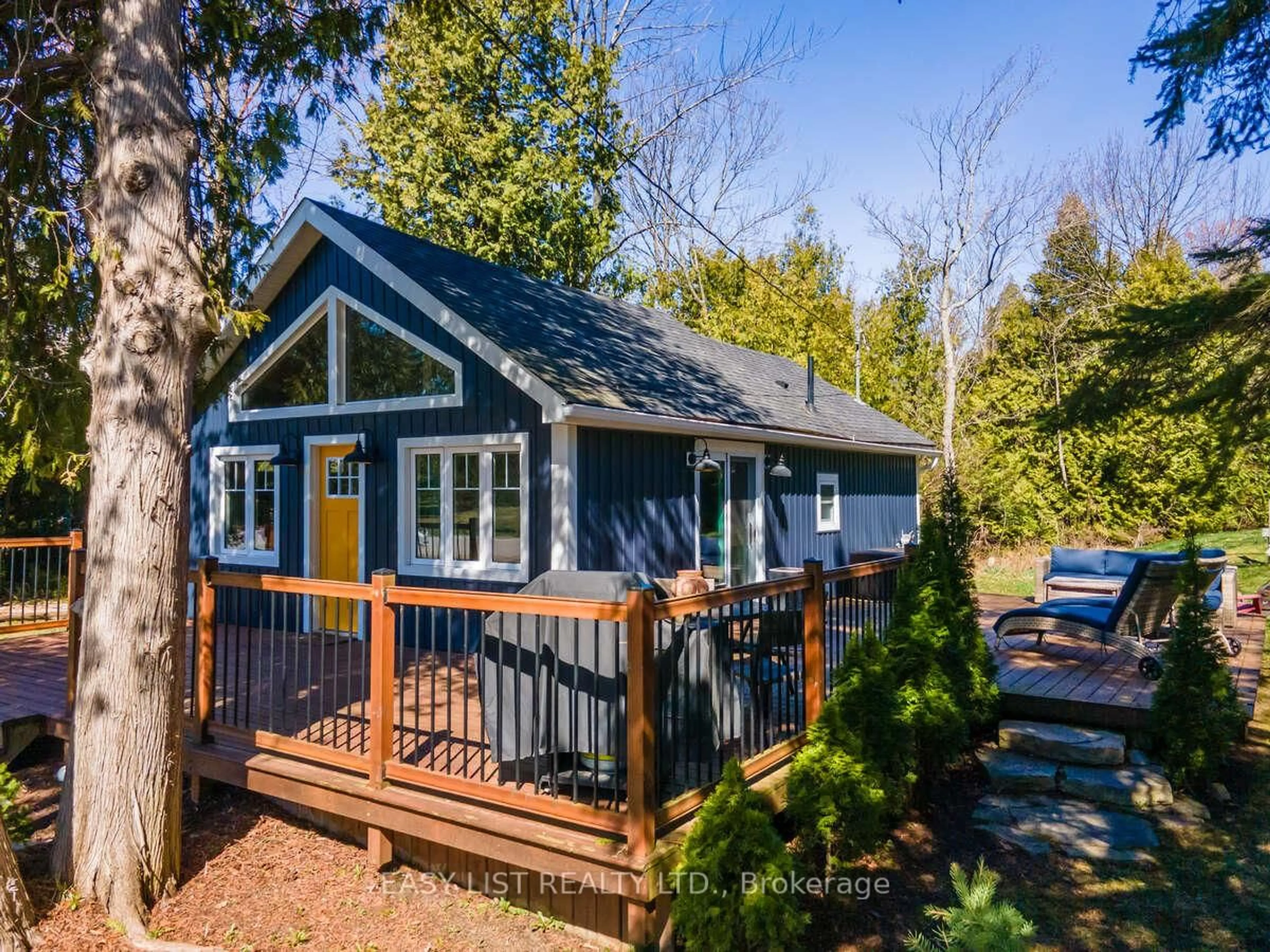 Home with vinyl exterior material, unknown for 858 Howdenvale Rd, South Bruce Peninsula Ontario N0H 1X0