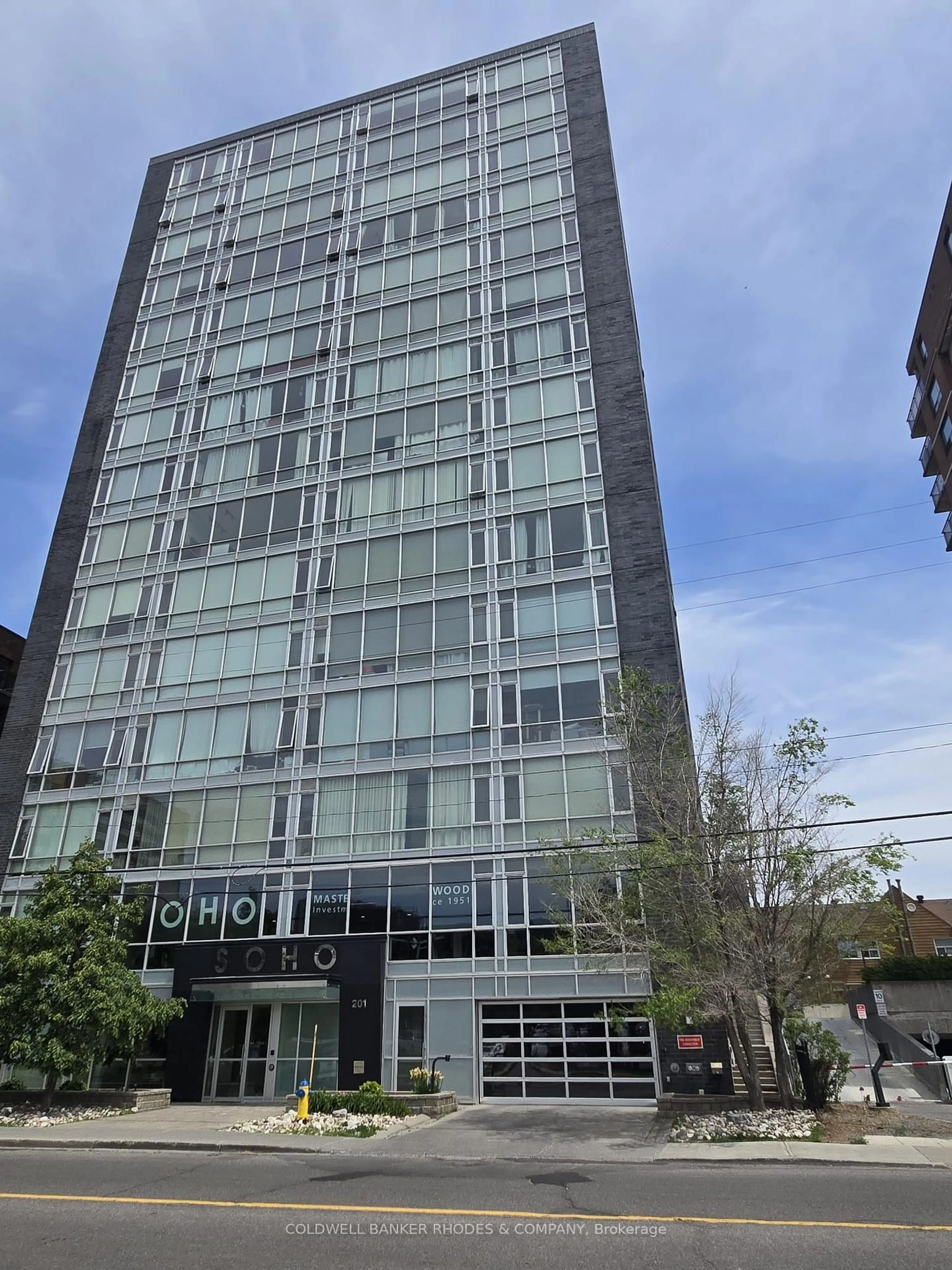 Indoor foyer for 201 Parkdale Ave #905, Ottawa Ontario K1Y 1E8