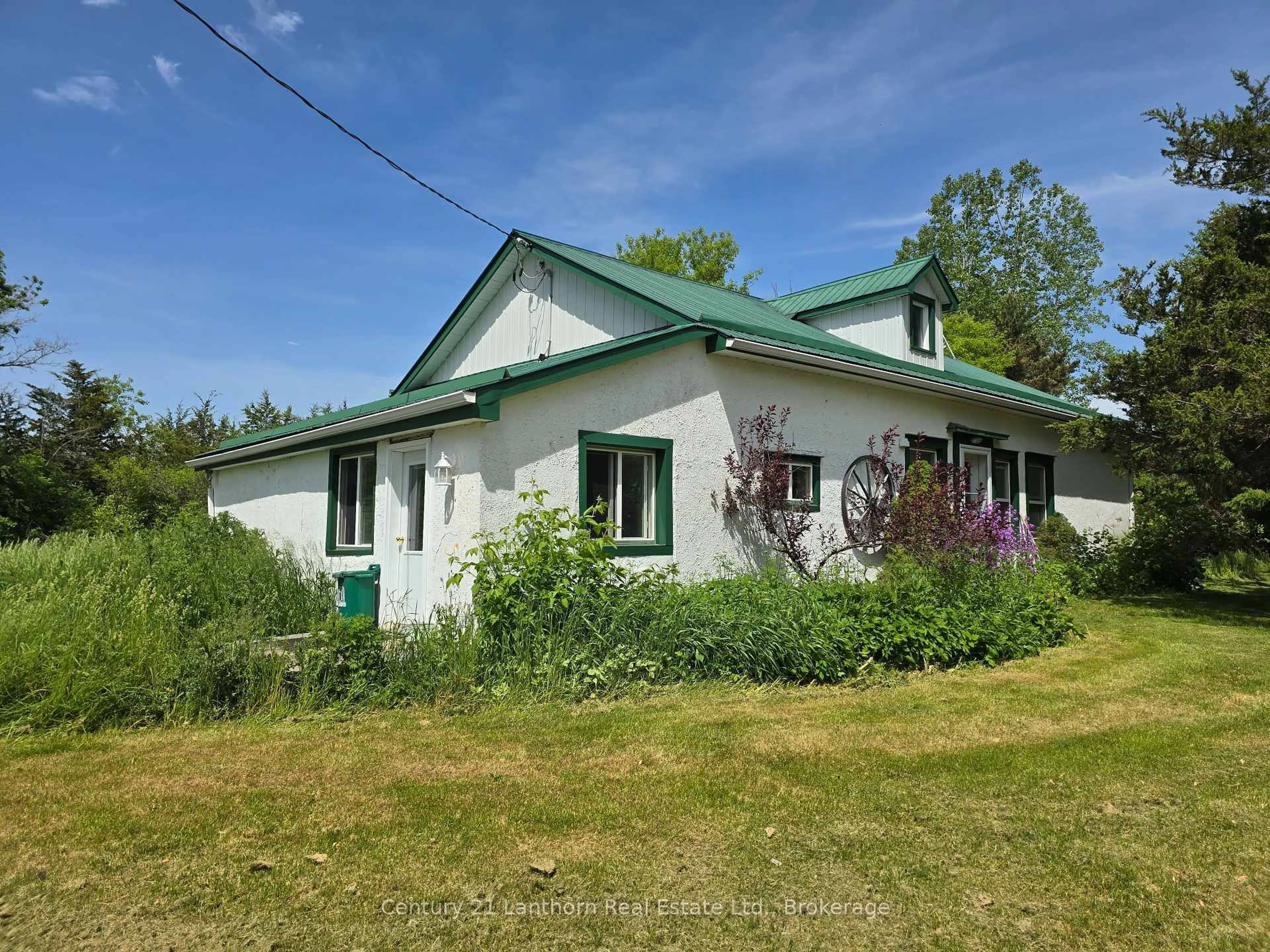 A pic from outside/outdoor area/front of a property/back of a property/a pic from drone, building for 1054 Melrose Rd, Shannonville Ontario K0K 3A0
