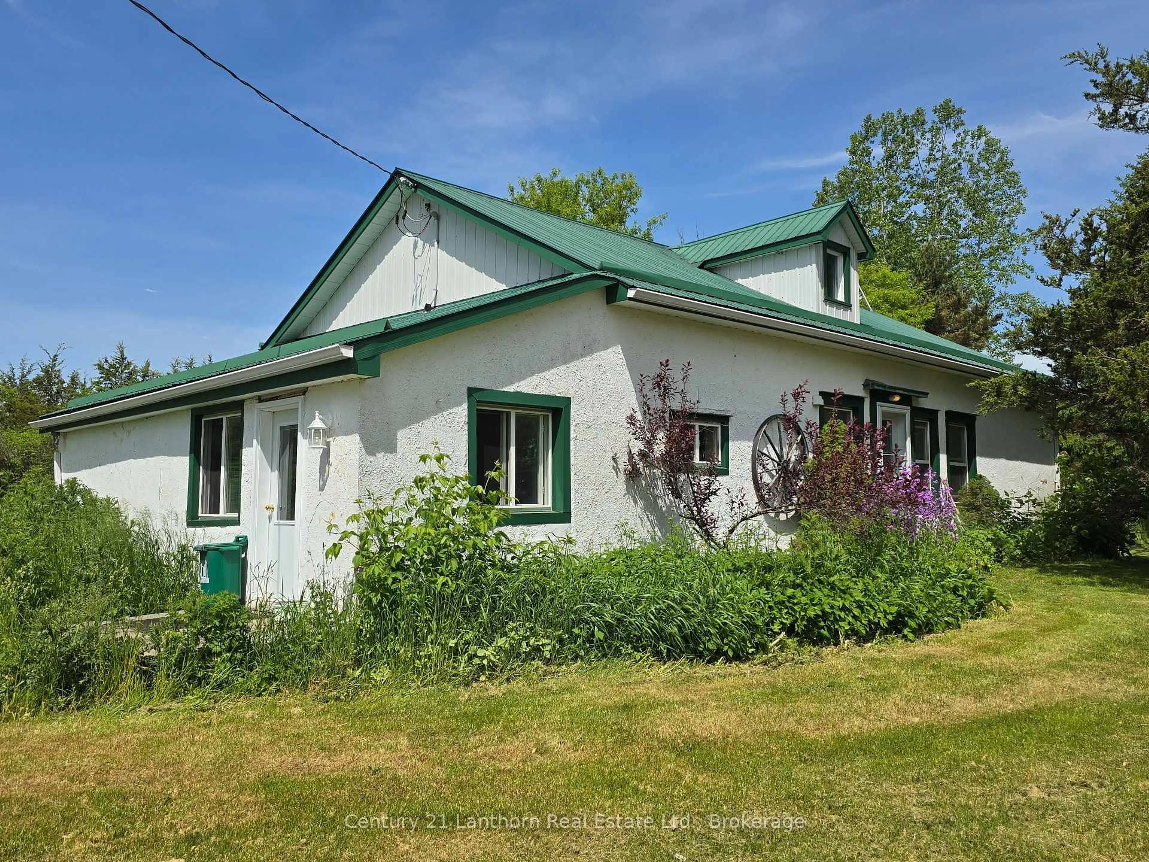 A pic from outside/outdoor area/front of a property/back of a property/a pic from drone, building for 1054 Melrose Rd, Shannonville Ontario K0K 3A0