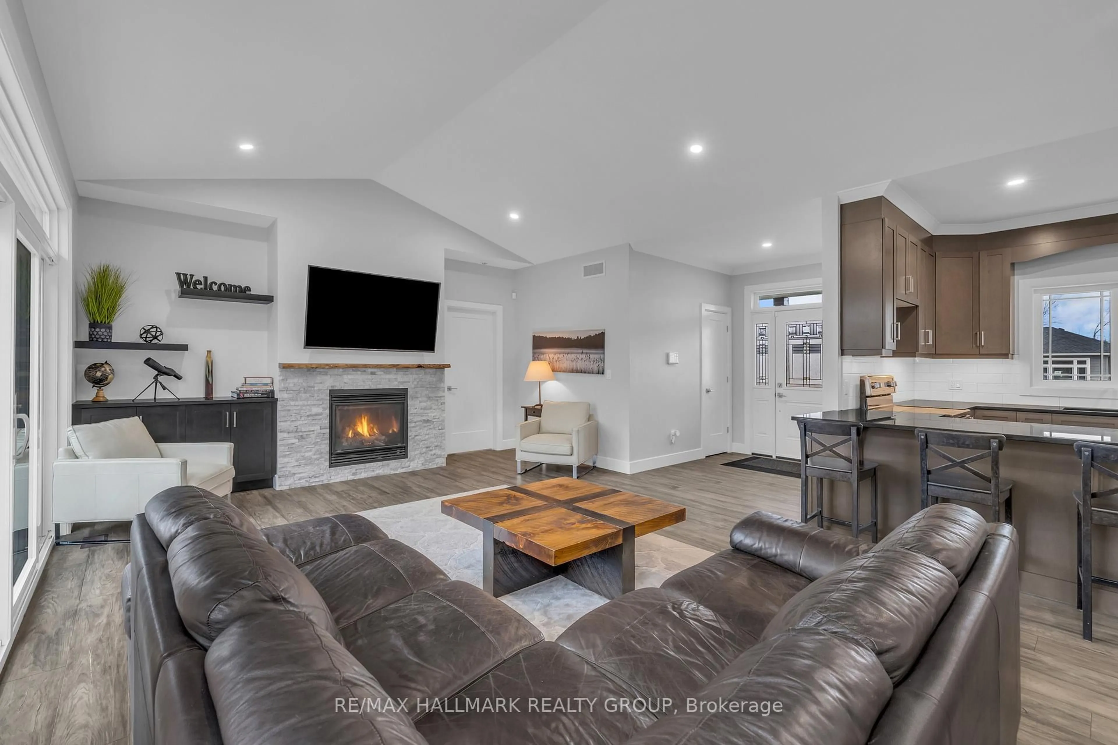 Unknown for 1077 SHEARER Dr, Brockville Ontario K6V 7K1