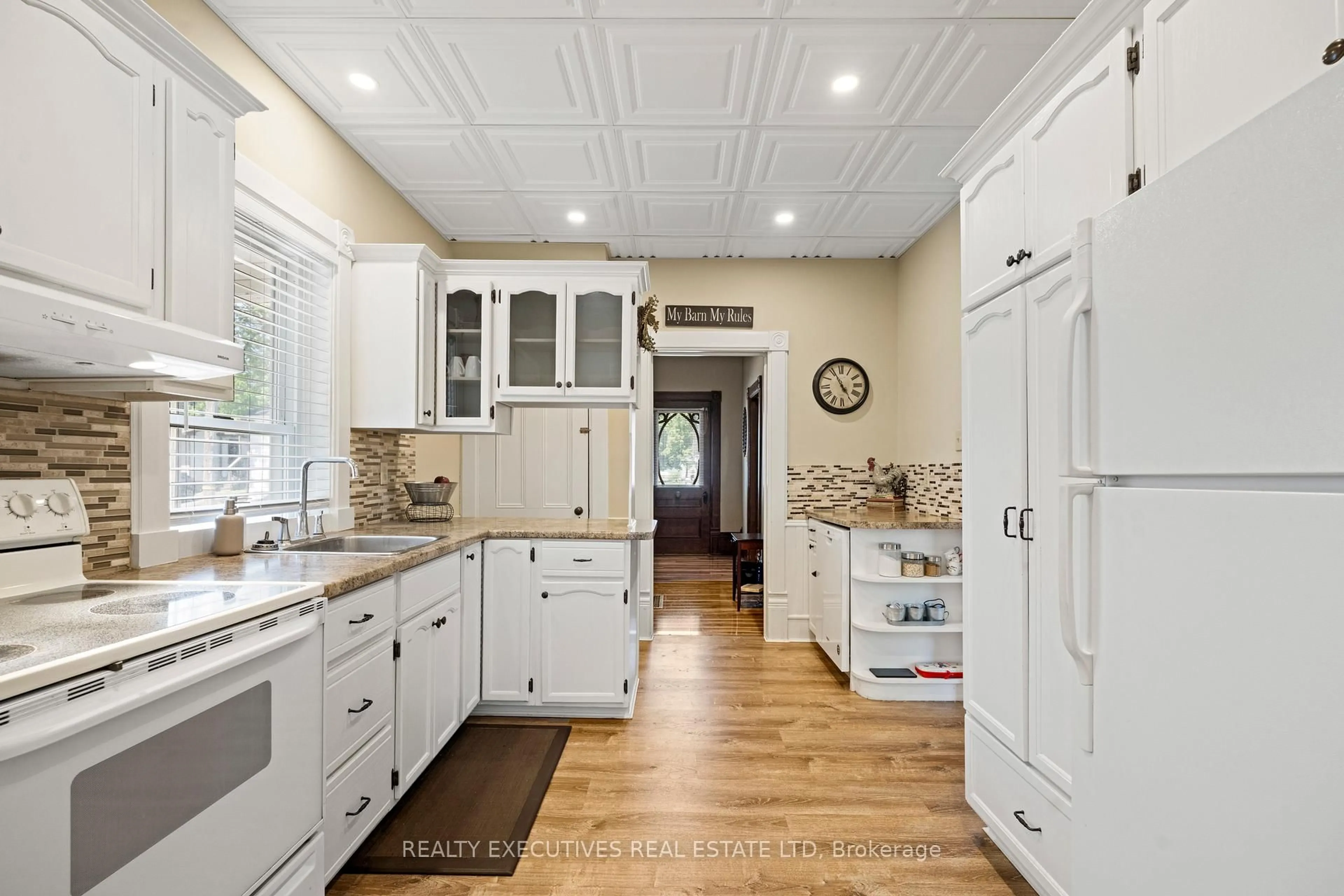 Open concept kitchen, ceramic/tile floor for 22 Joseph St, North Dundas Ontario K0C 1H0