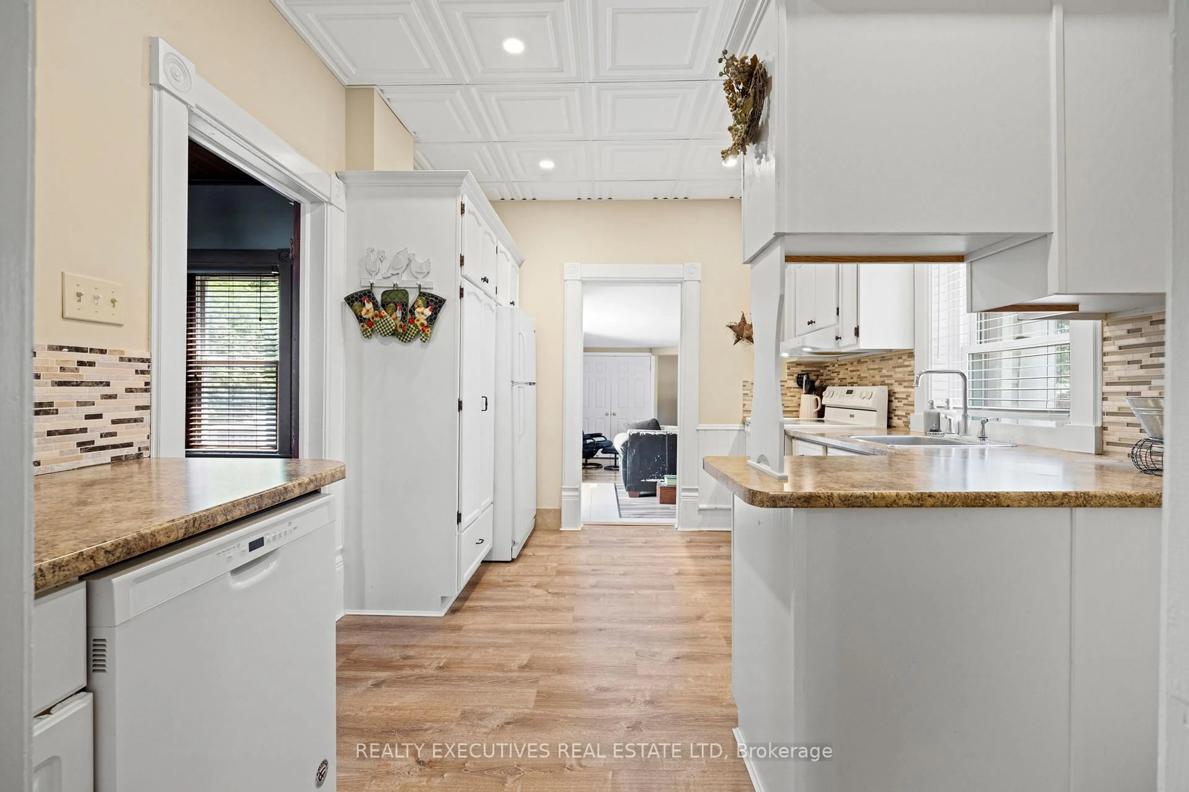 Open concept kitchen, ceramic/tile floor for 22 Joseph St, North Dundas Ontario K0C 1H0