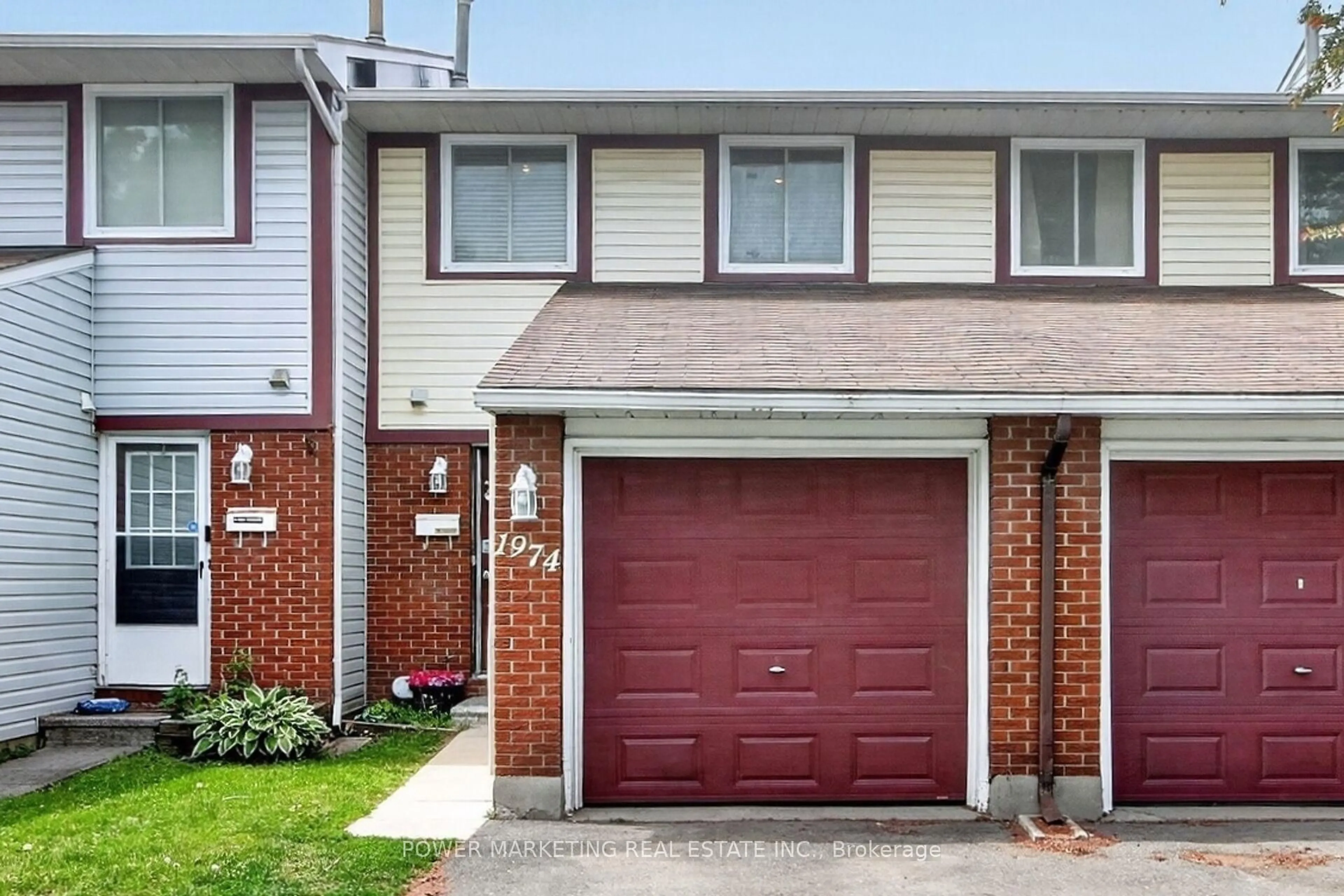 Home with brick exterior material, street for 1974 GARDEN PARK Lane, Ottawa Ontario K1E 1E2