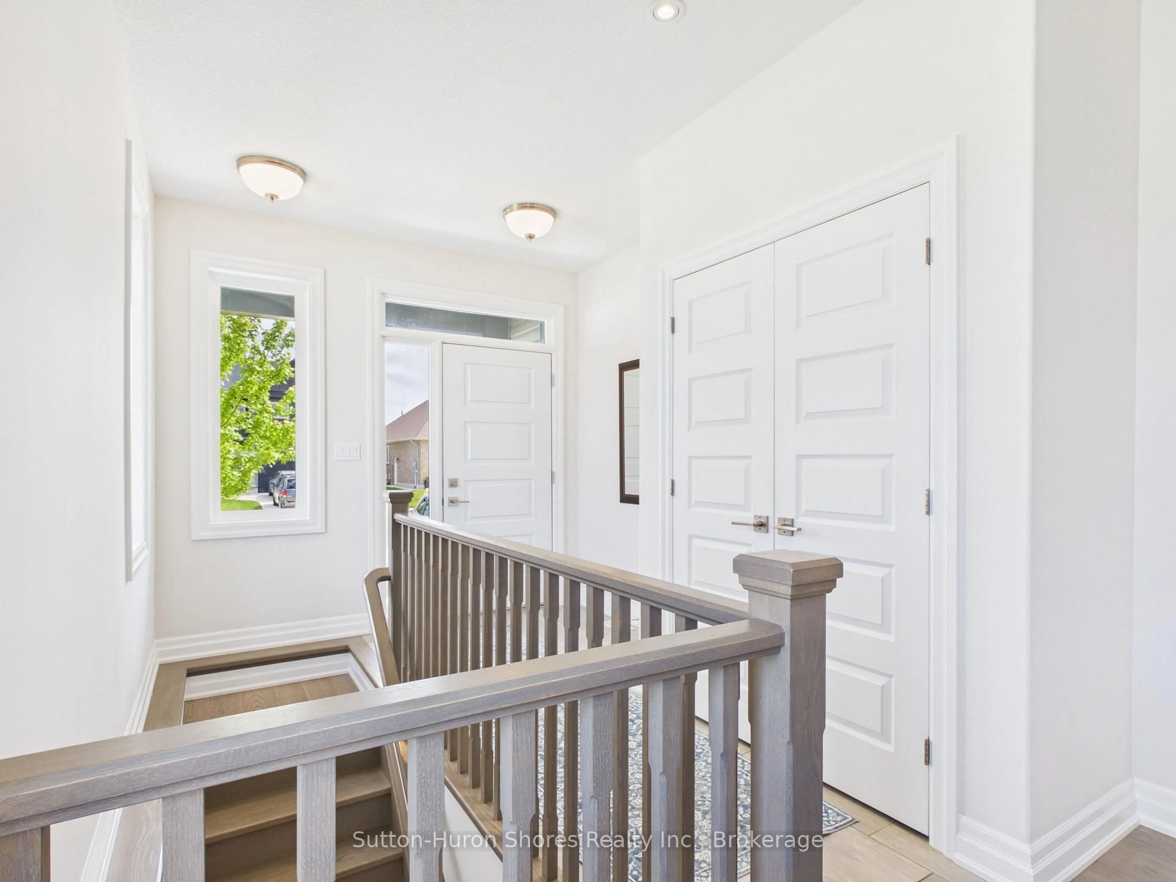 Indoor entryway for 414 Mary Rose Ave, Saugeen Shores Ontario N0H 2C3