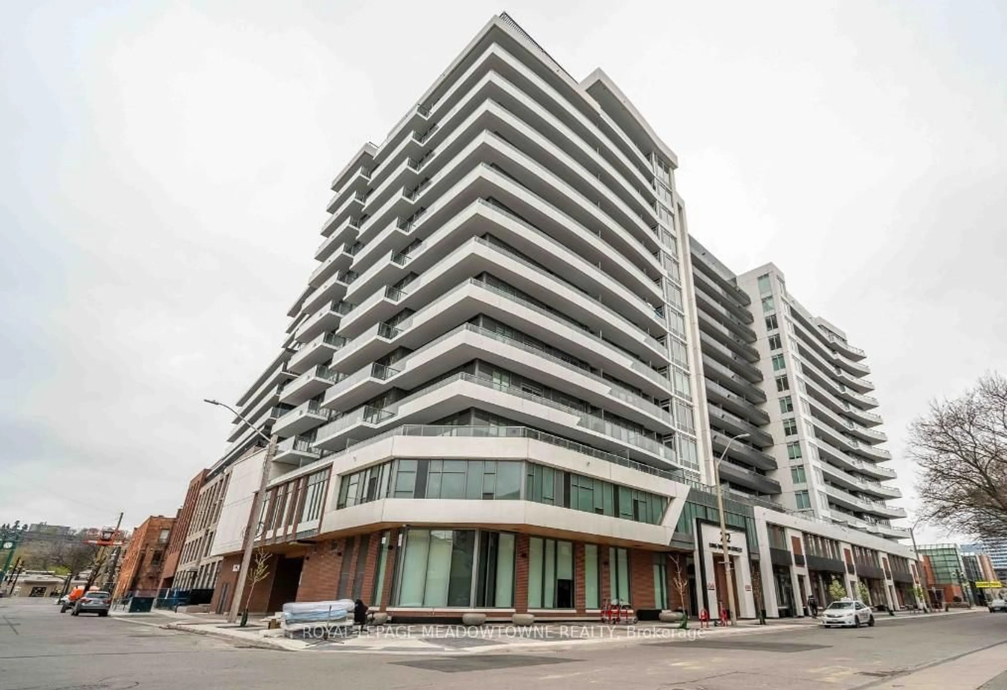 Indoor foyer for 212 King St #901, Hamilton Ontario L8N 1B5