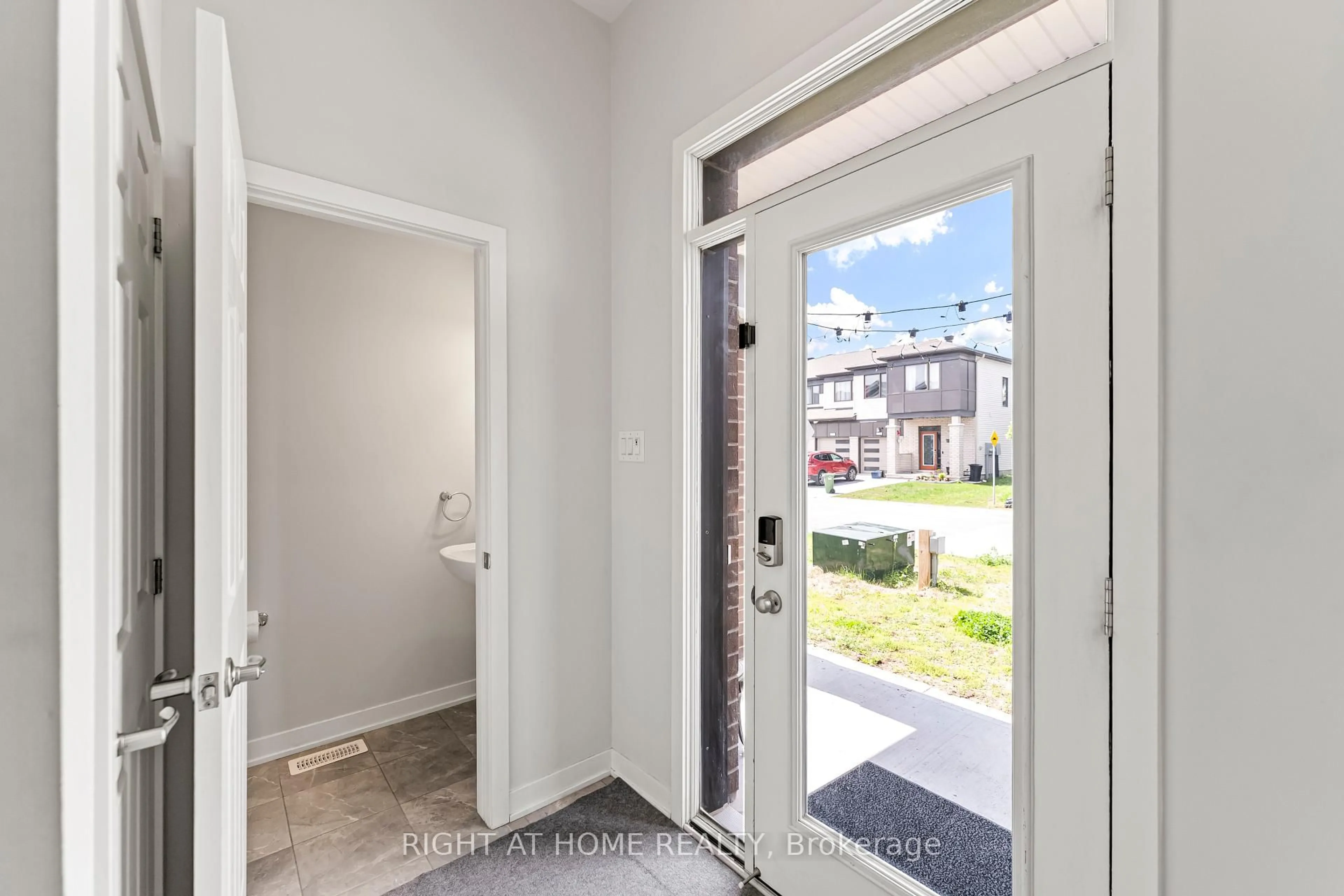 Indoor entryway for 221 Billrian Cres, Stittsville Ontario K2S 3A6