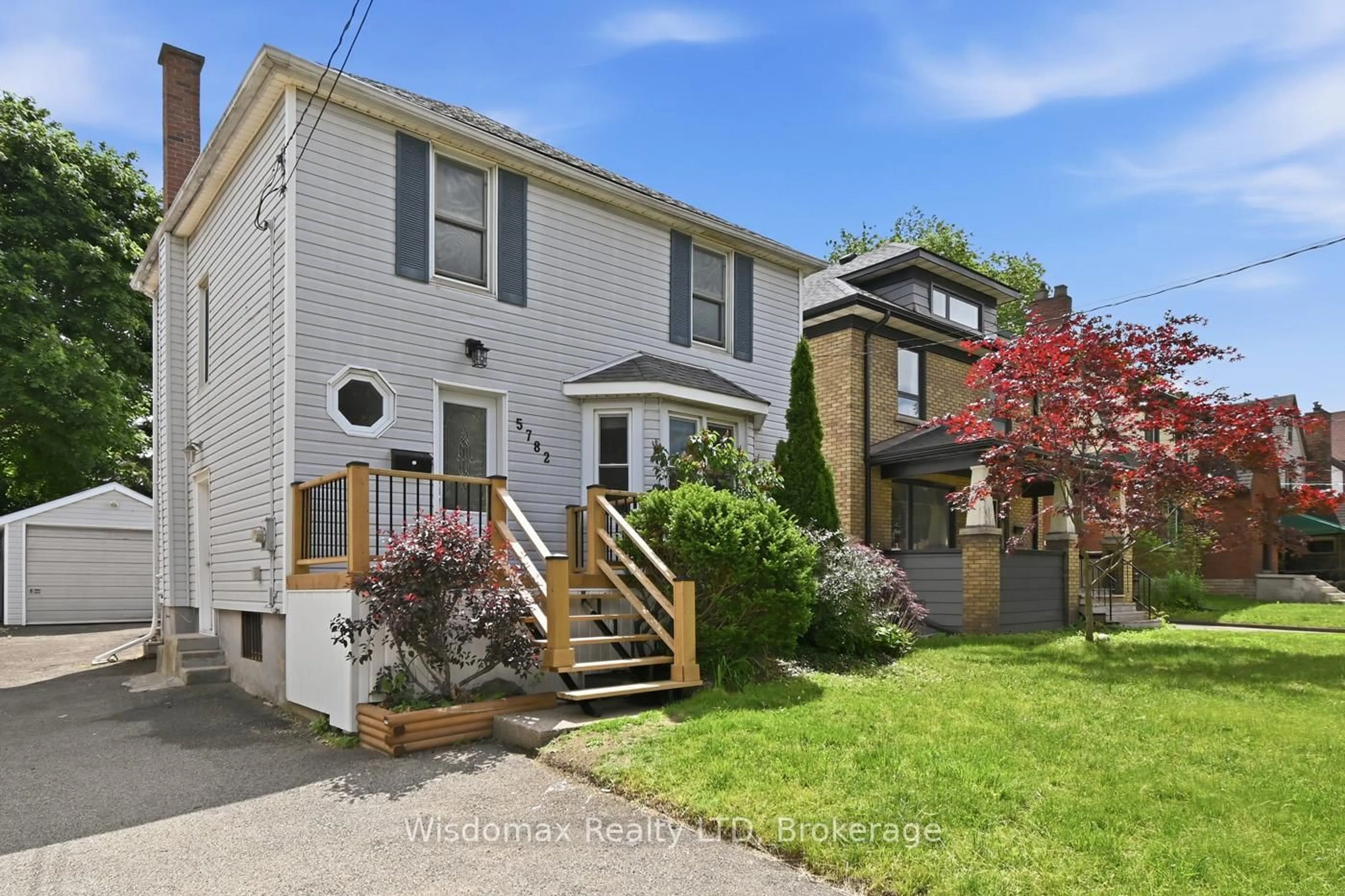 Home with vinyl exterior material, street for 5782 MOULAND St, Niagara Falls Ontario L2G 5N7