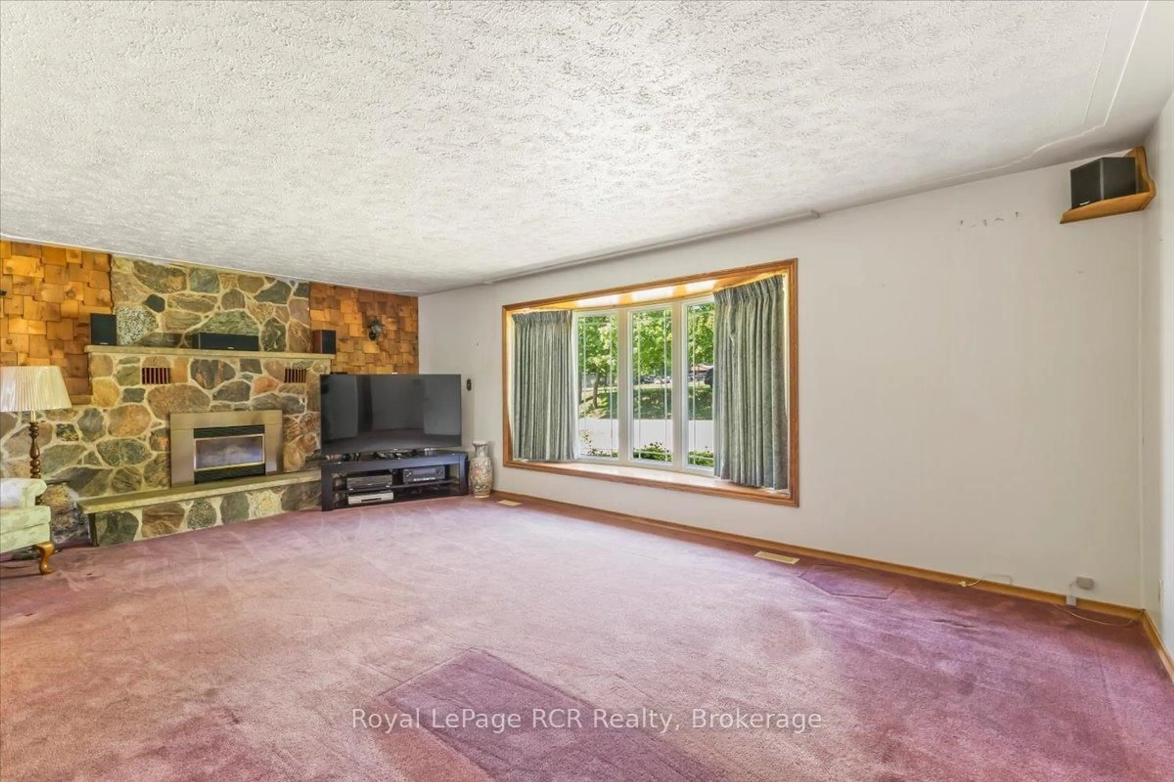 A pic of a room for 744 Arthur St, West Grey Ontario N0G 1C0