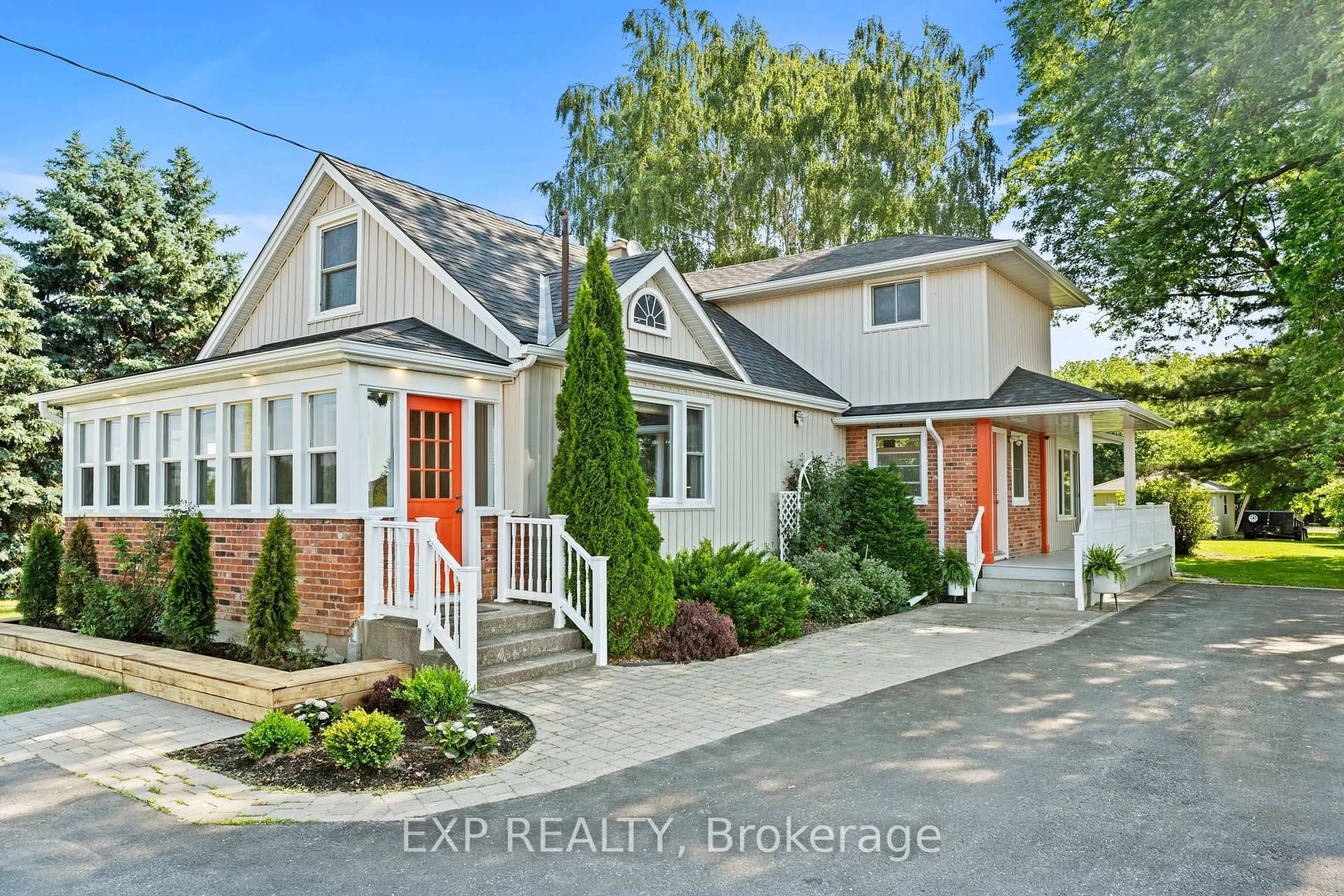 Home with brick exterior material, street for 1602 Third St, St. Catharines Ontario L2R 6P9