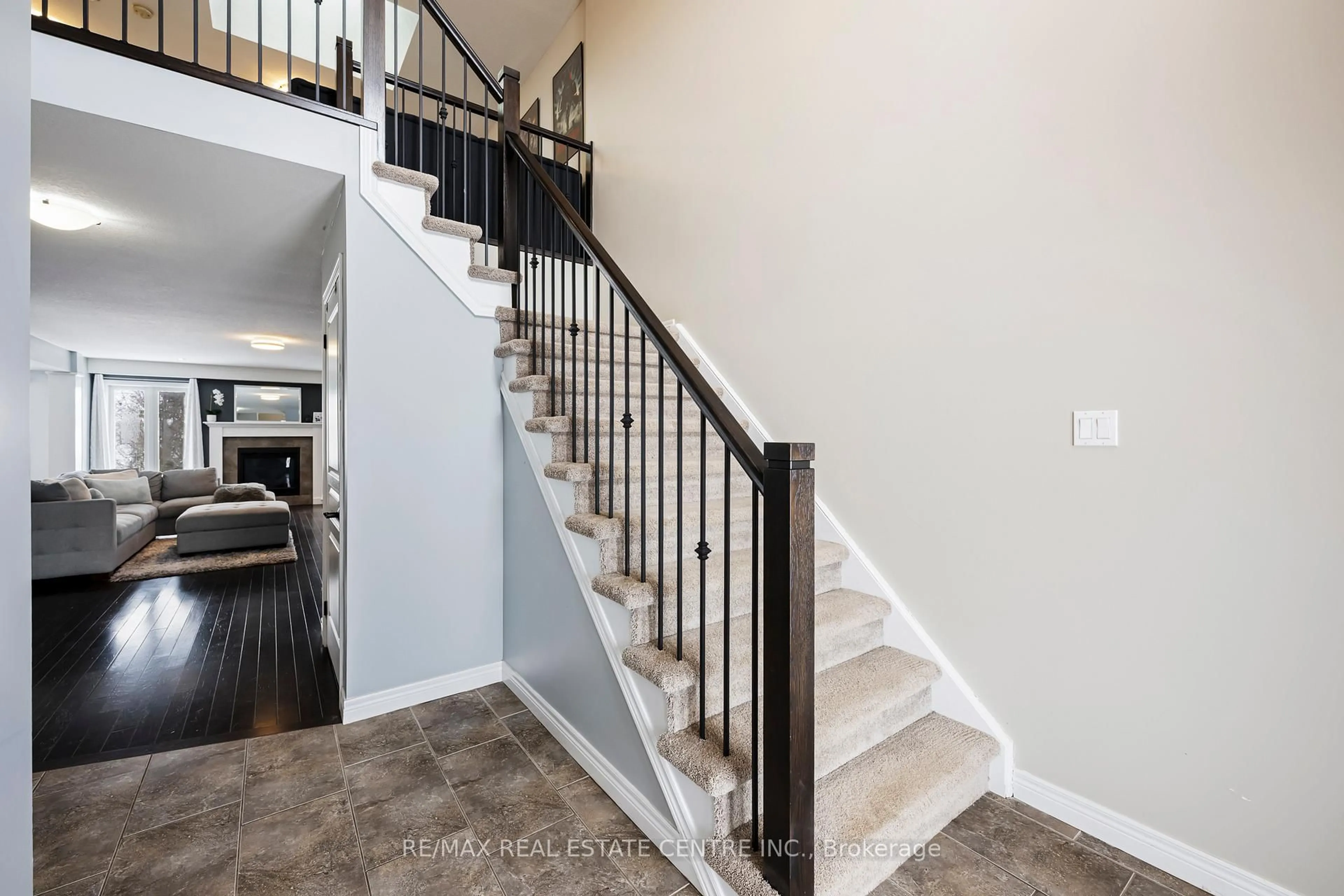 Stairs for 123 Taylor Dr, East Luther Grand Valley Ontario L9W 6P2