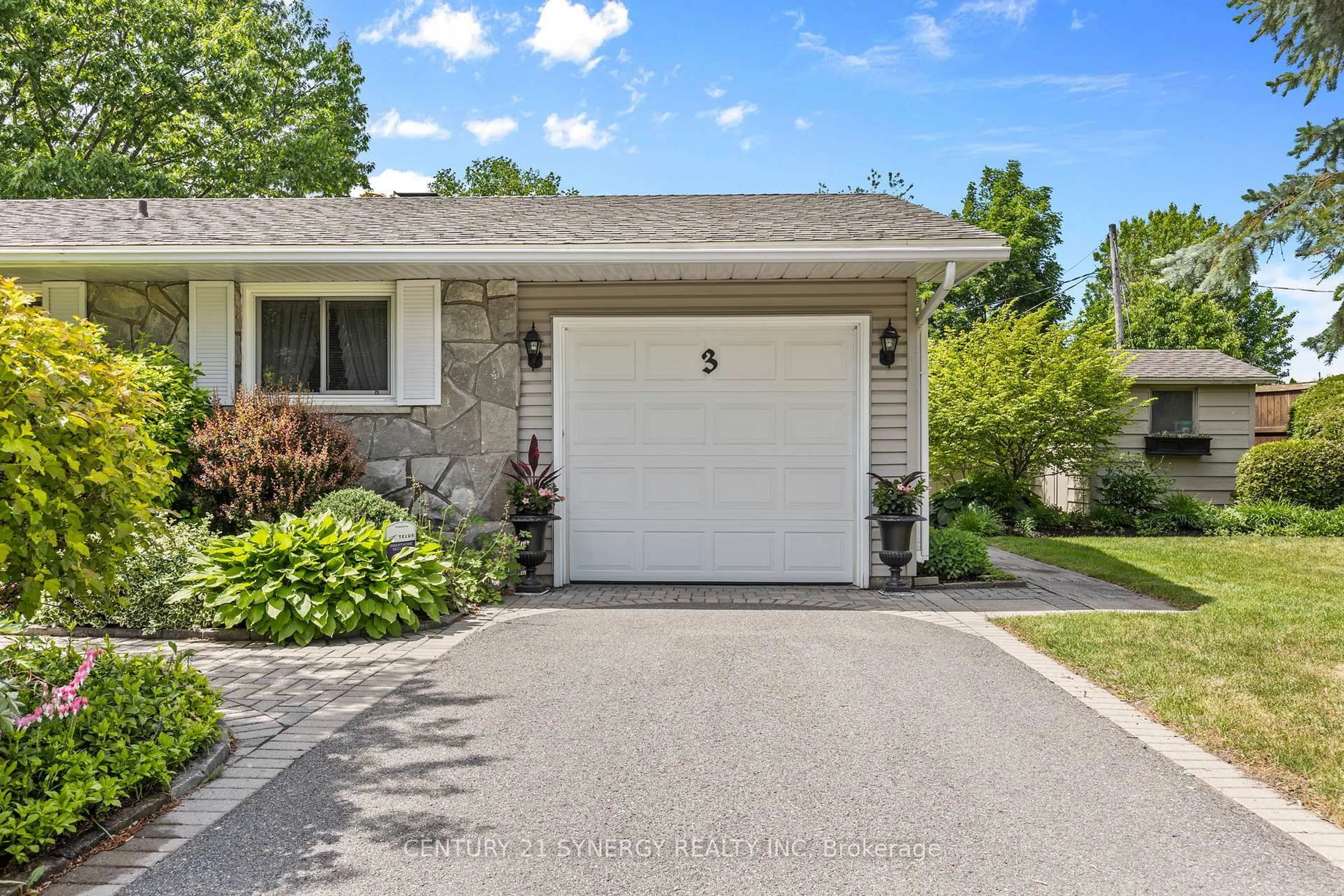 Unknown for 3 Auburn St, Ottawa Ontario K2H 6L7