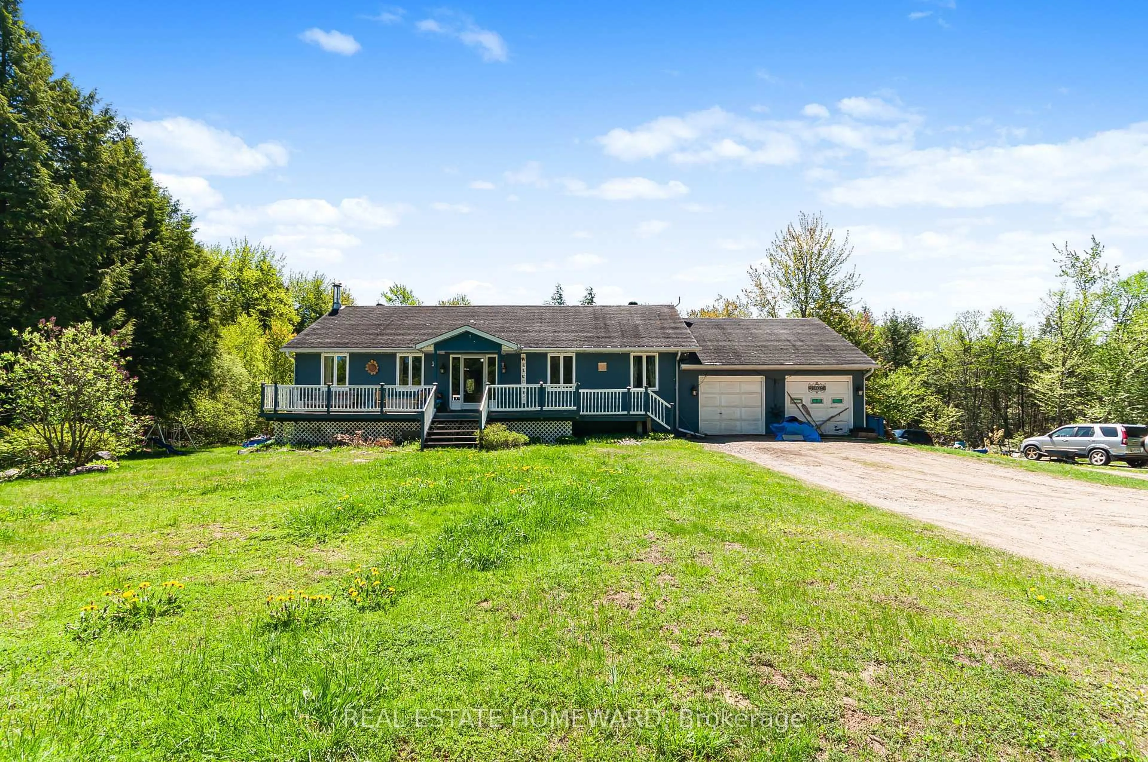 A pic from outside/outdoor area/front of a property/back of a property/a pic from drone, unknown for 2928 118 Highway, Bracebridge Ontario P1P 1R3